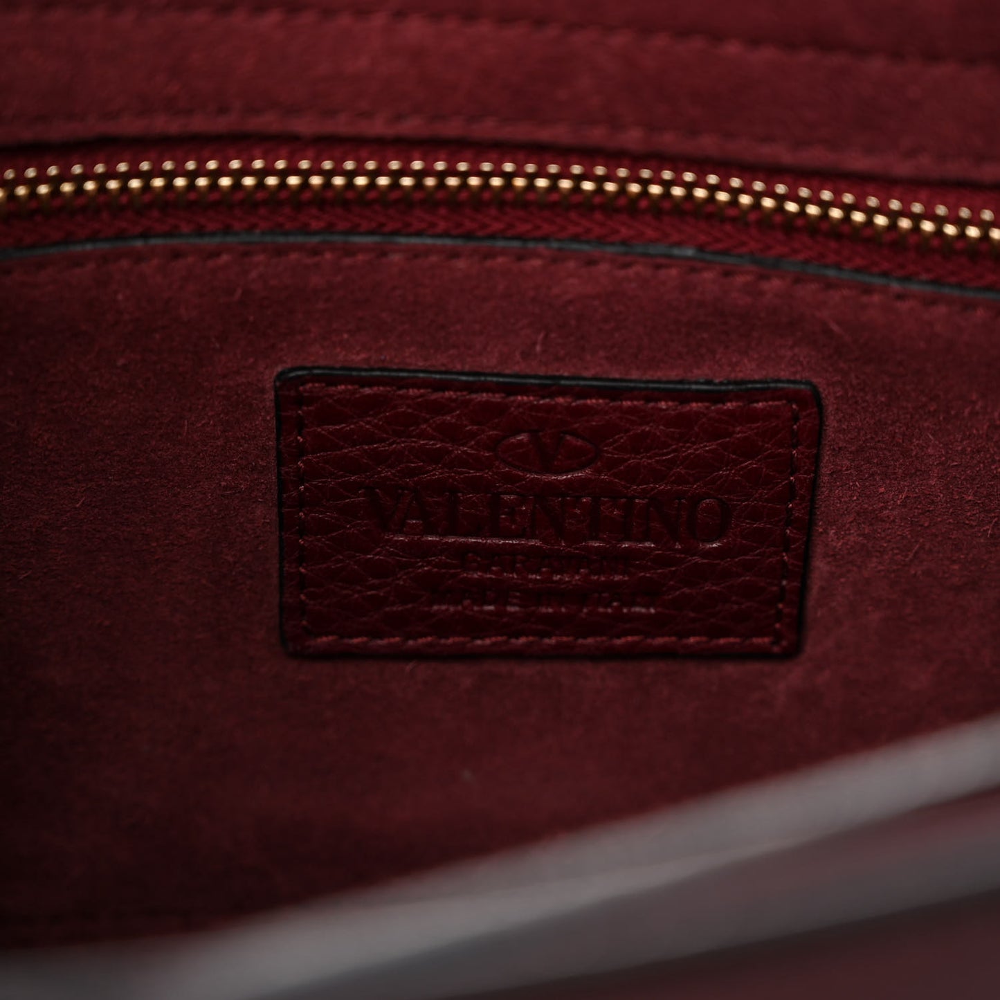 Pebbled Calfskin Medium Rockstud Flap Saddle Bag Rubino