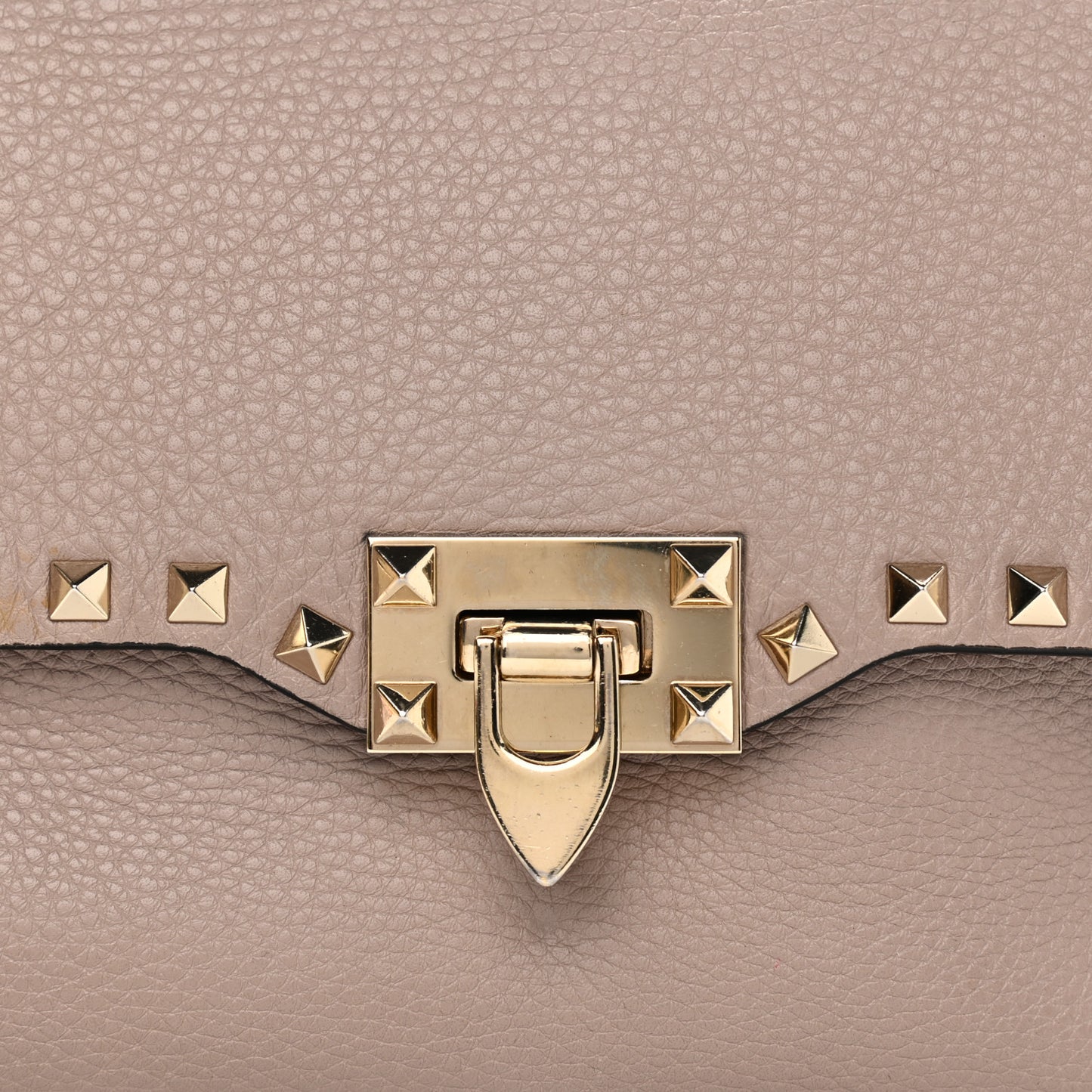 Pebbled Calfskin Rockstud Single Handle Flap Bag Poudre