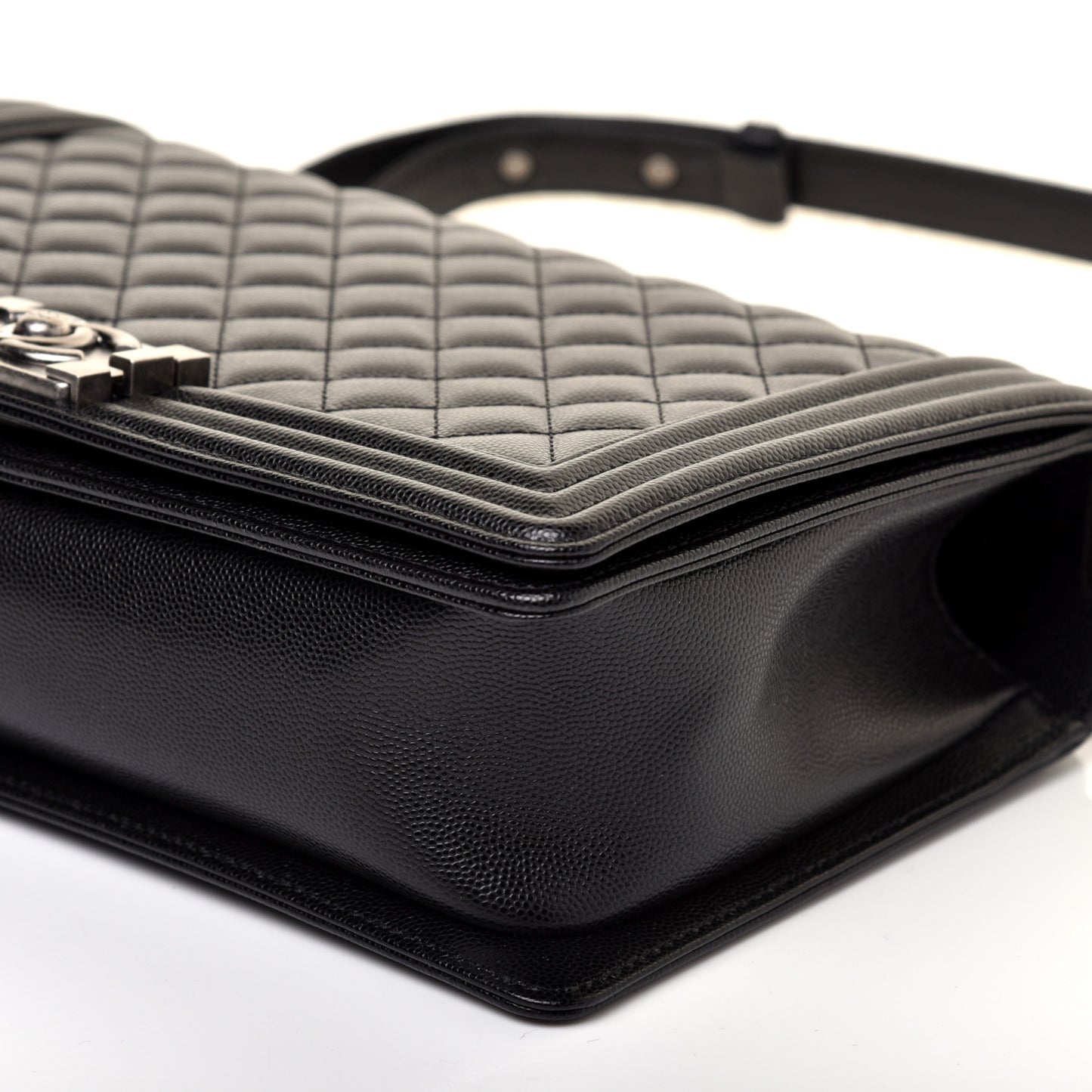 Caviar Quilted New Medium Boy Flap Black