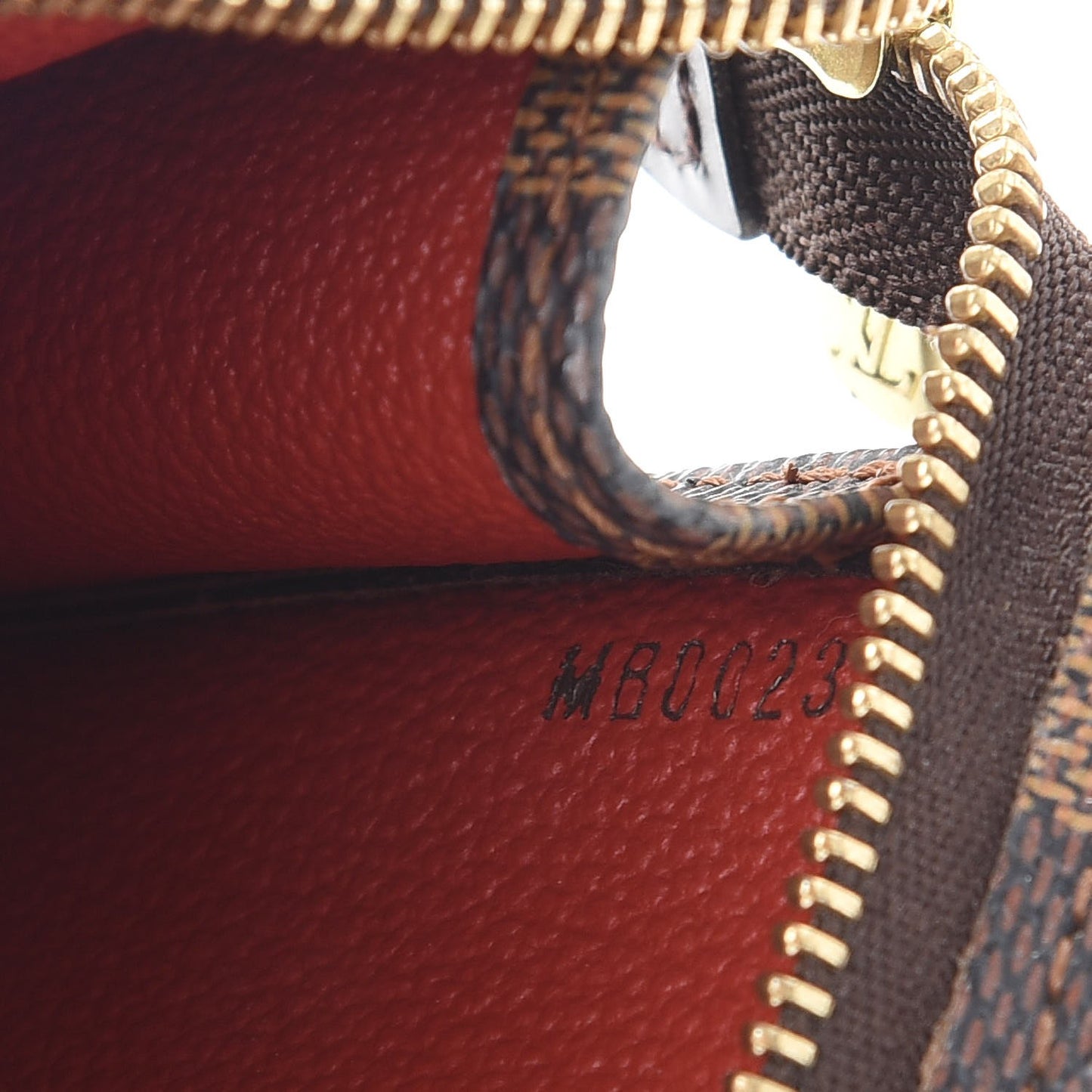 Damier Ebene Toiletry Pouch 15