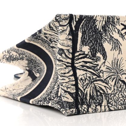 Christian Dior Canvas Embroidered Medium Palms Toile De Jouy Book Tote Blue 9 of 13