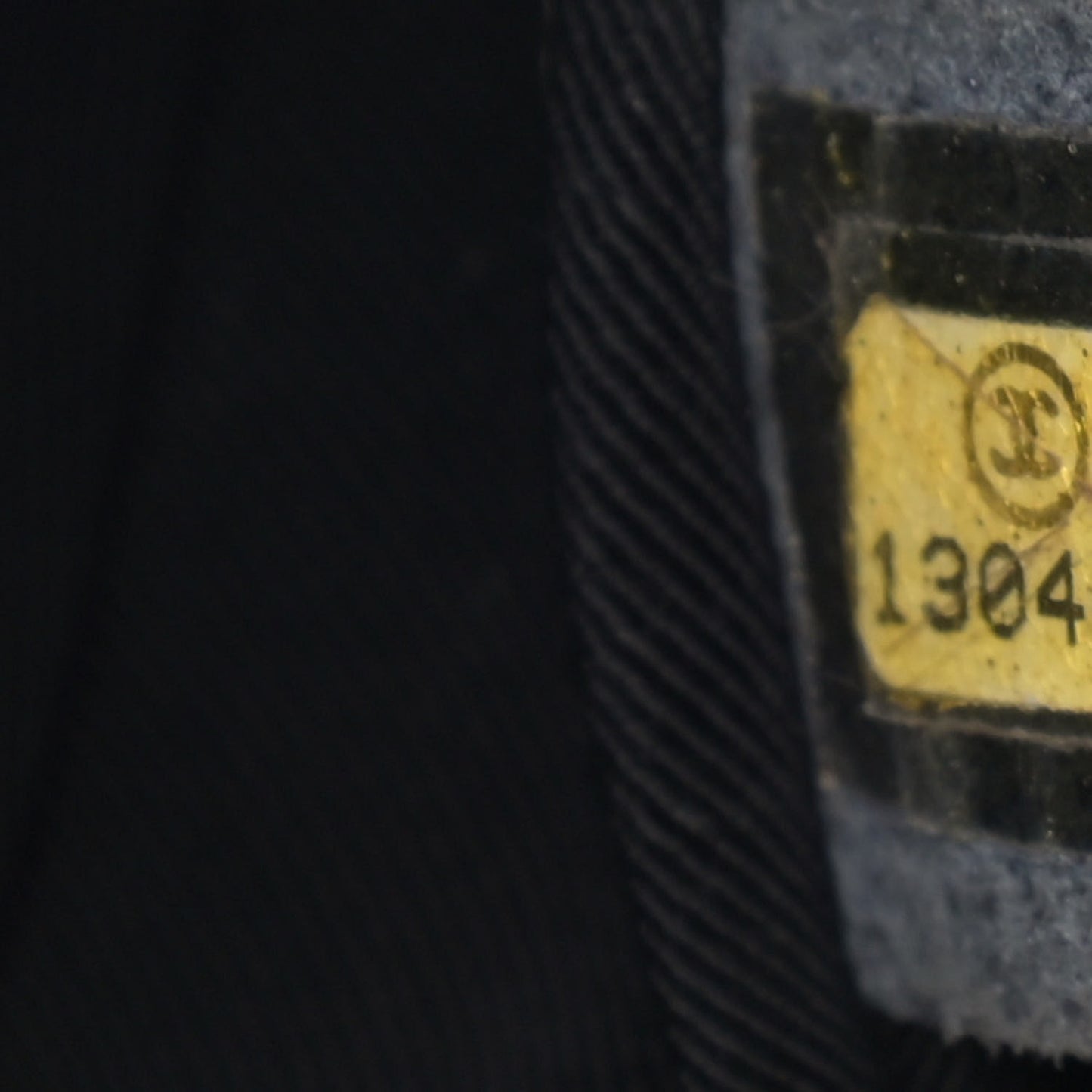 Caviar Half Moon Wallet On Chain WOC Black