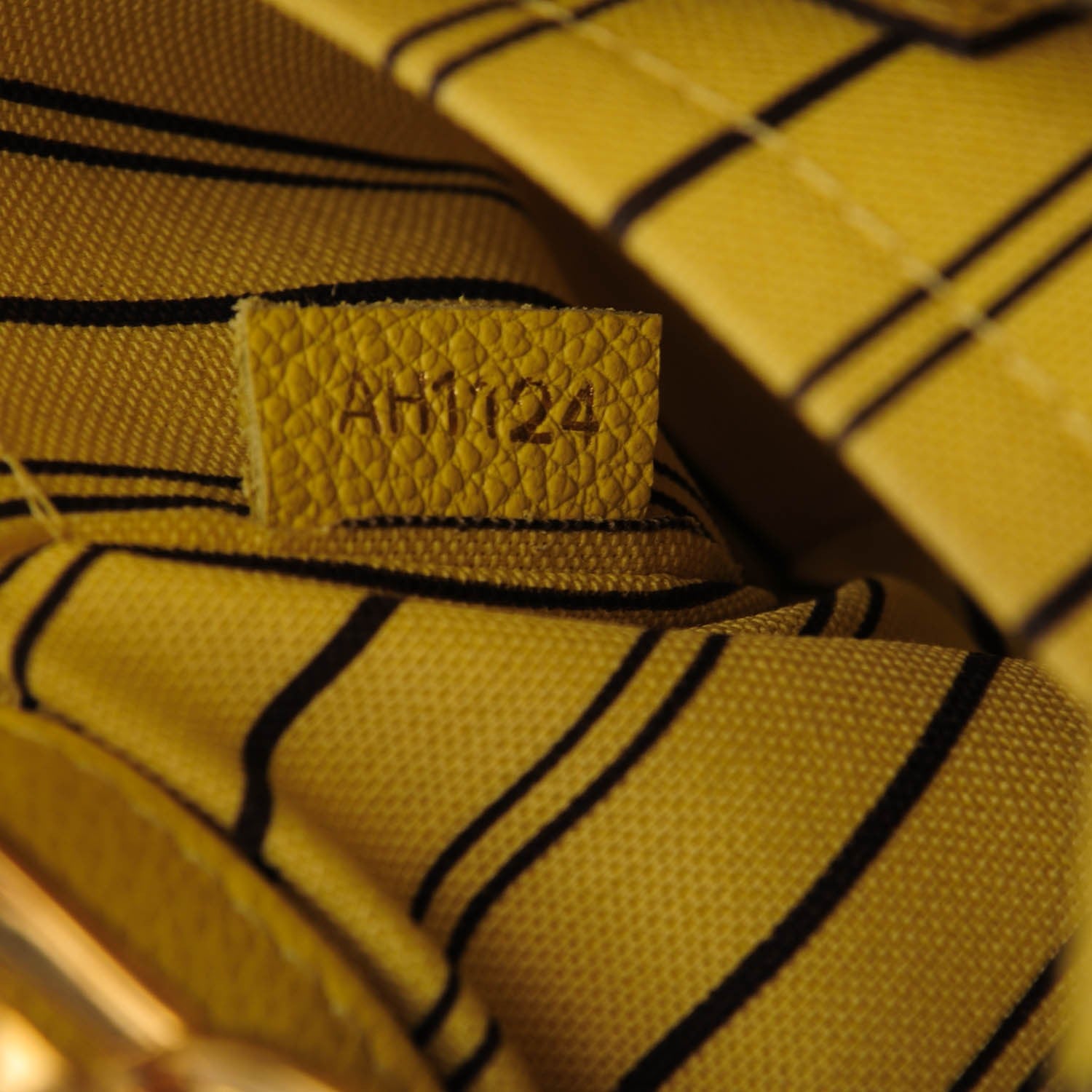 Louis Vuitton Empreinte Montaigne BB Citrine 7 of 8
