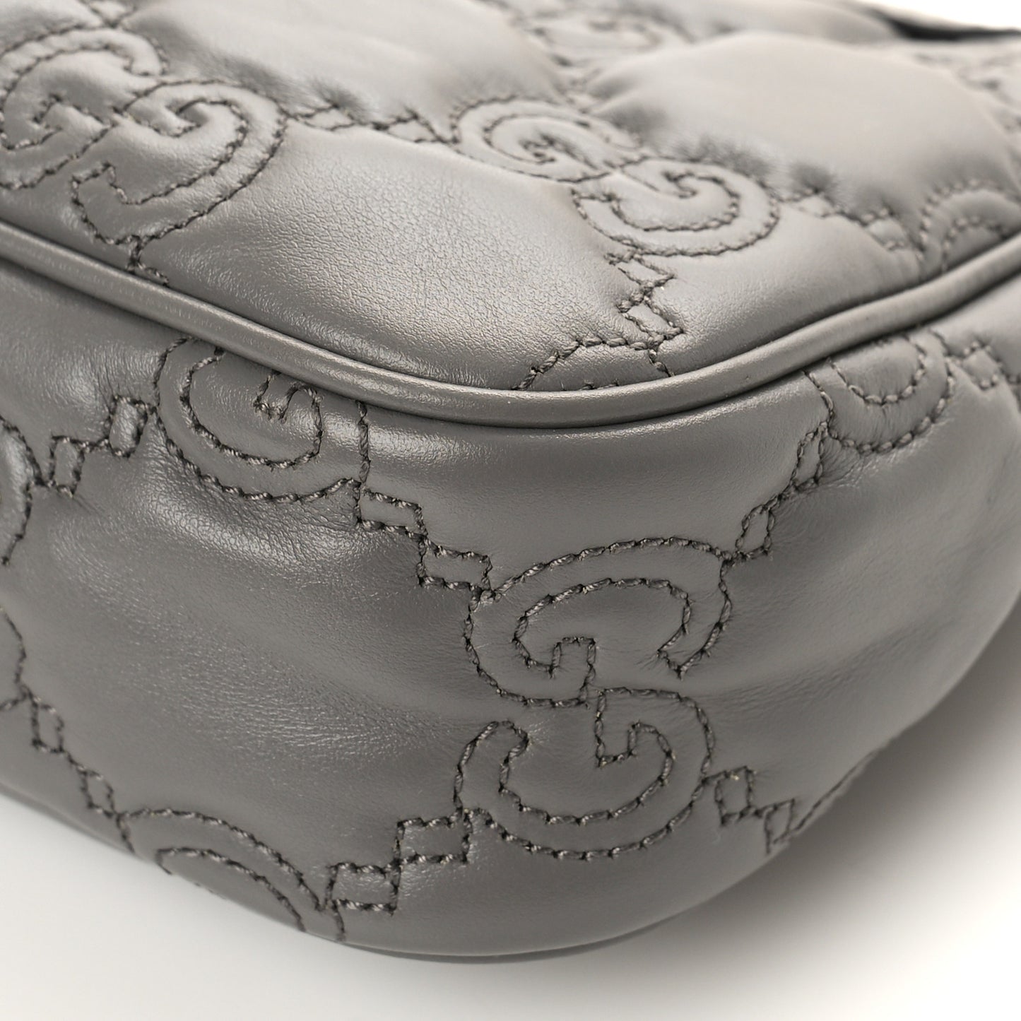 Calfskin GG Matelasse Chain Handbag Dusty Grey Natural