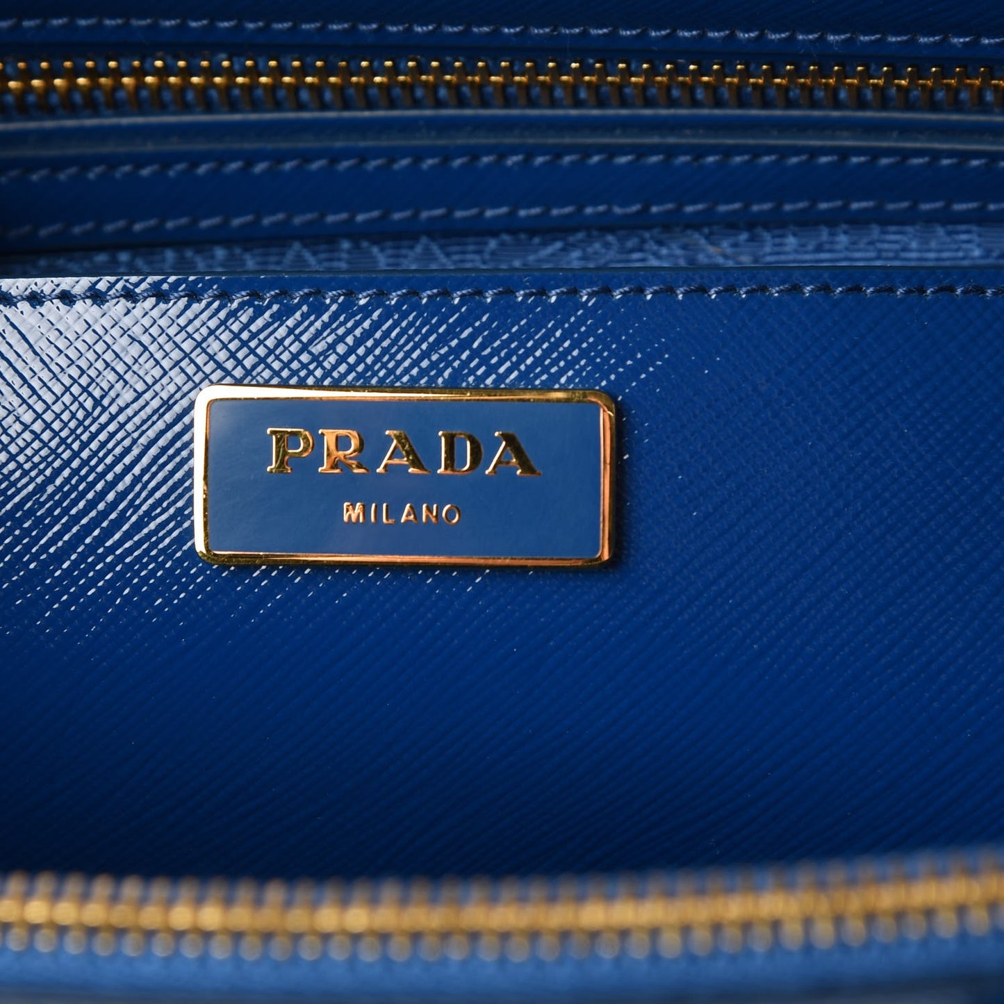 Saffiano Vernice Medium Galleria Double Zip Tote Cobalto