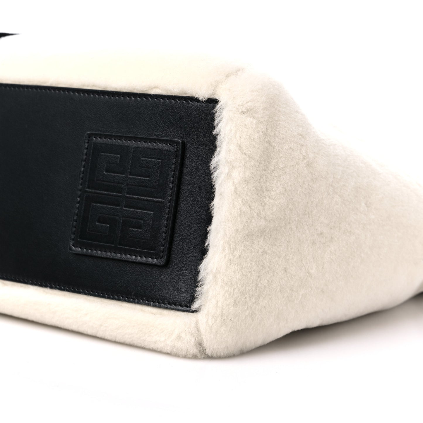 x DISNEY Shearling 101 Dalmatian Print Medium White Black