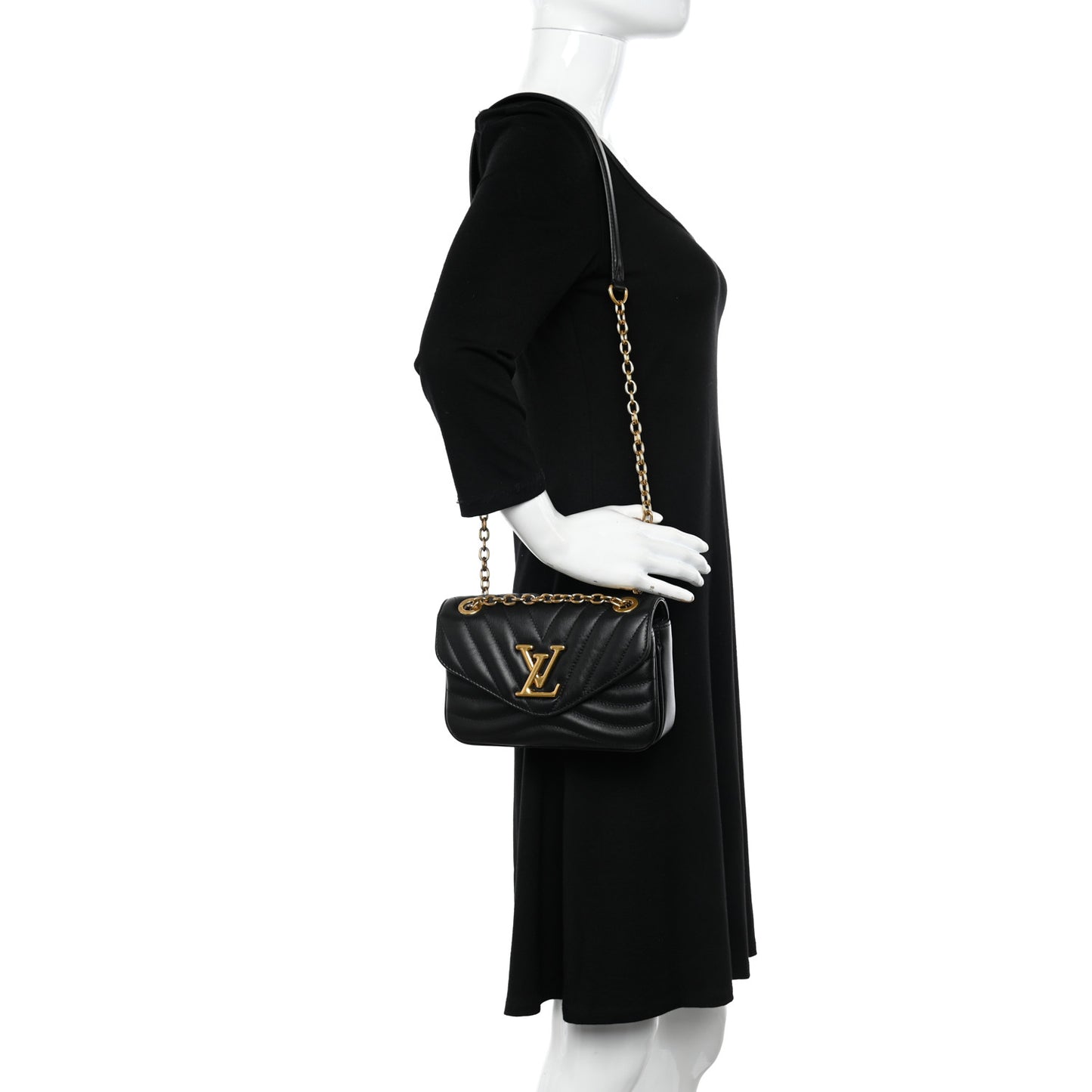 Calfskin New Wave Chain PM NM Black