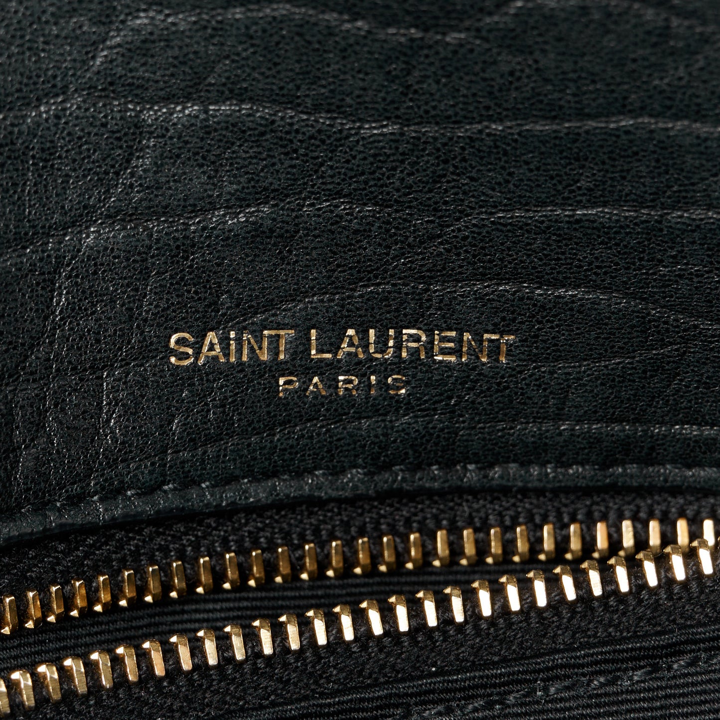 Grained Lambskin Large Calypso Black