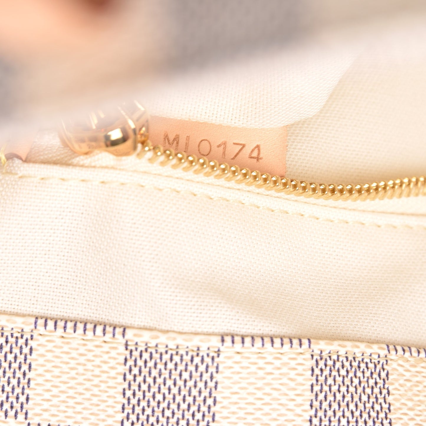 Damier Azur Cabas Adventure MM