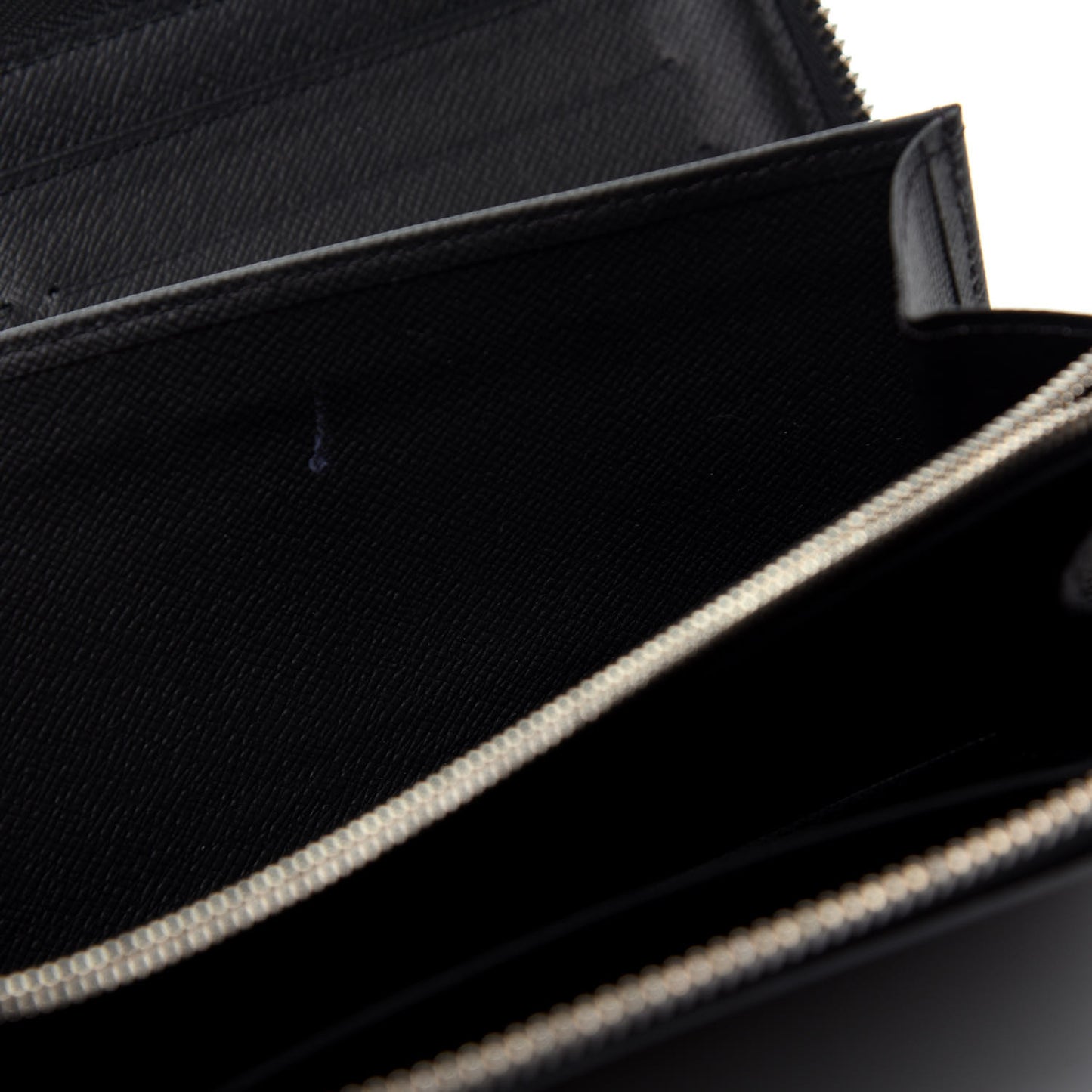 Taiga Zippy Organizer Wallet Black