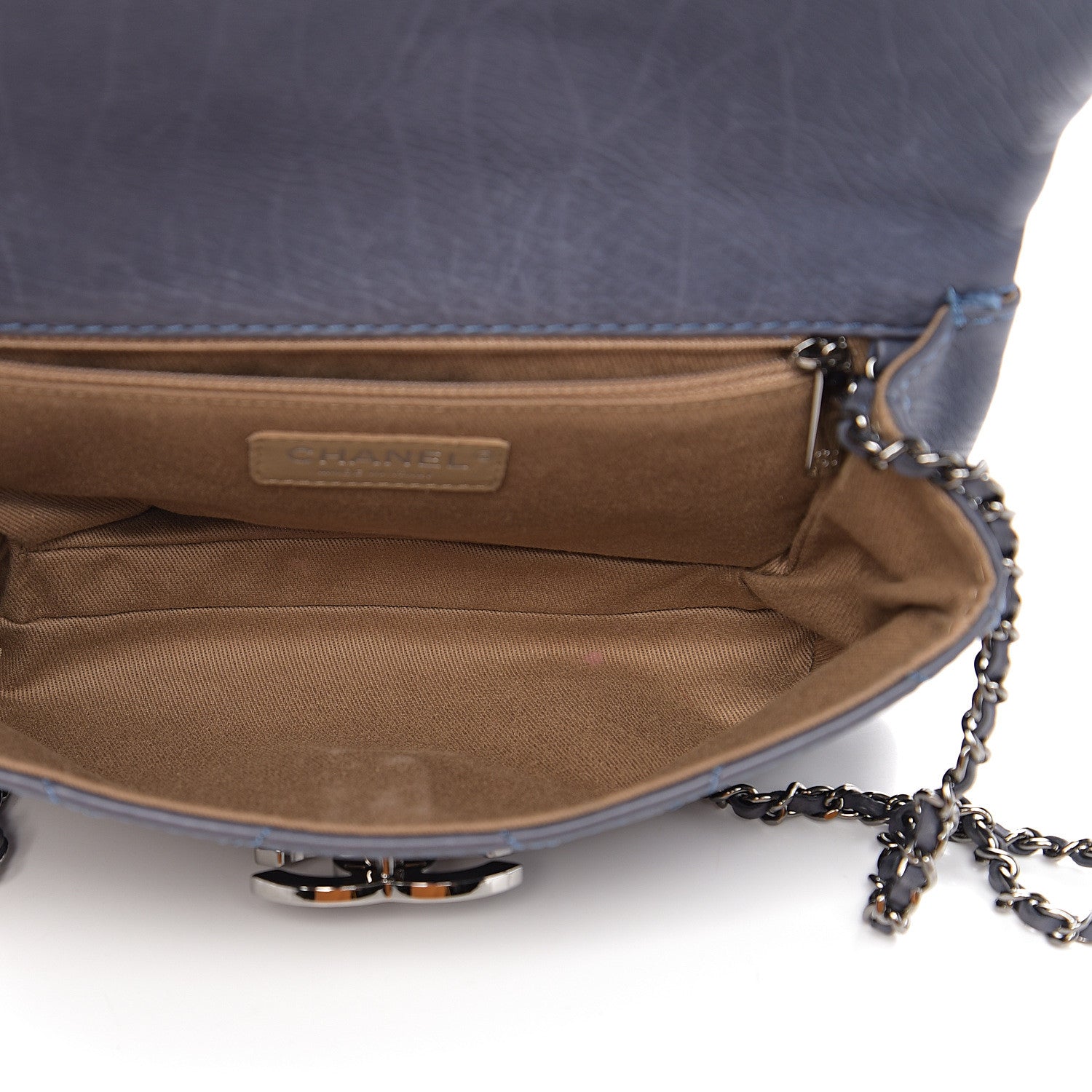 Chanel Washed Calfskin Diamond Stitch Hamptons Clutch With Chain Blue 4 of 13
