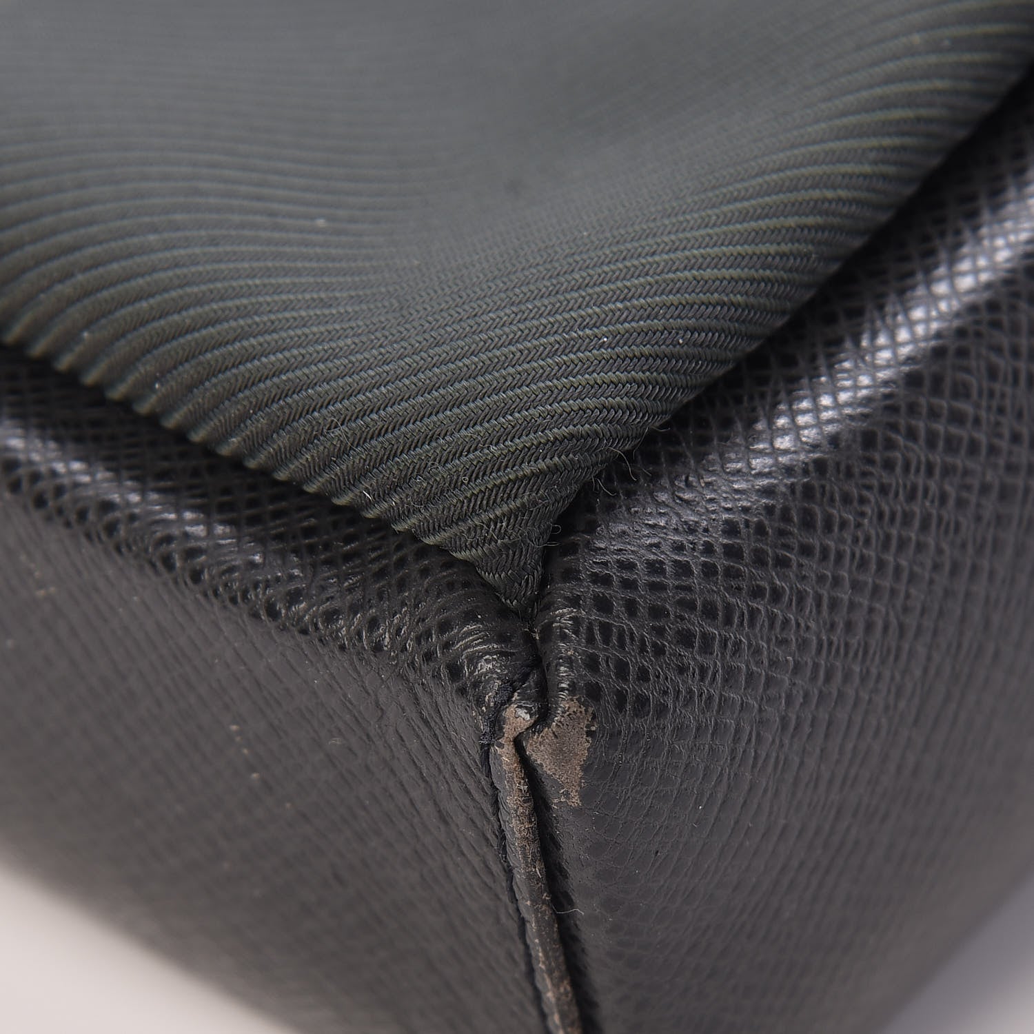 Louis Vuitton Taiga Sayan Epicea 16 of 21