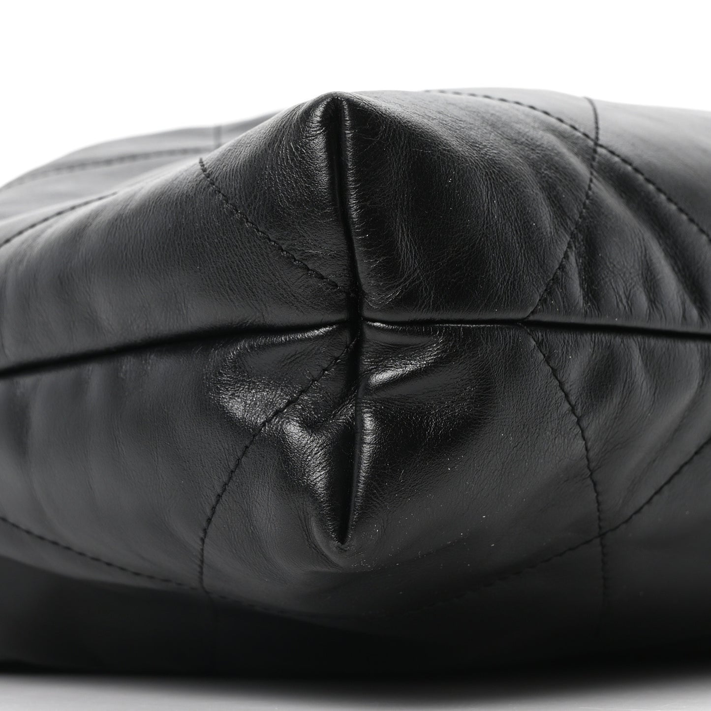 Shiny Calfskin Quilted Chanel 22 Black