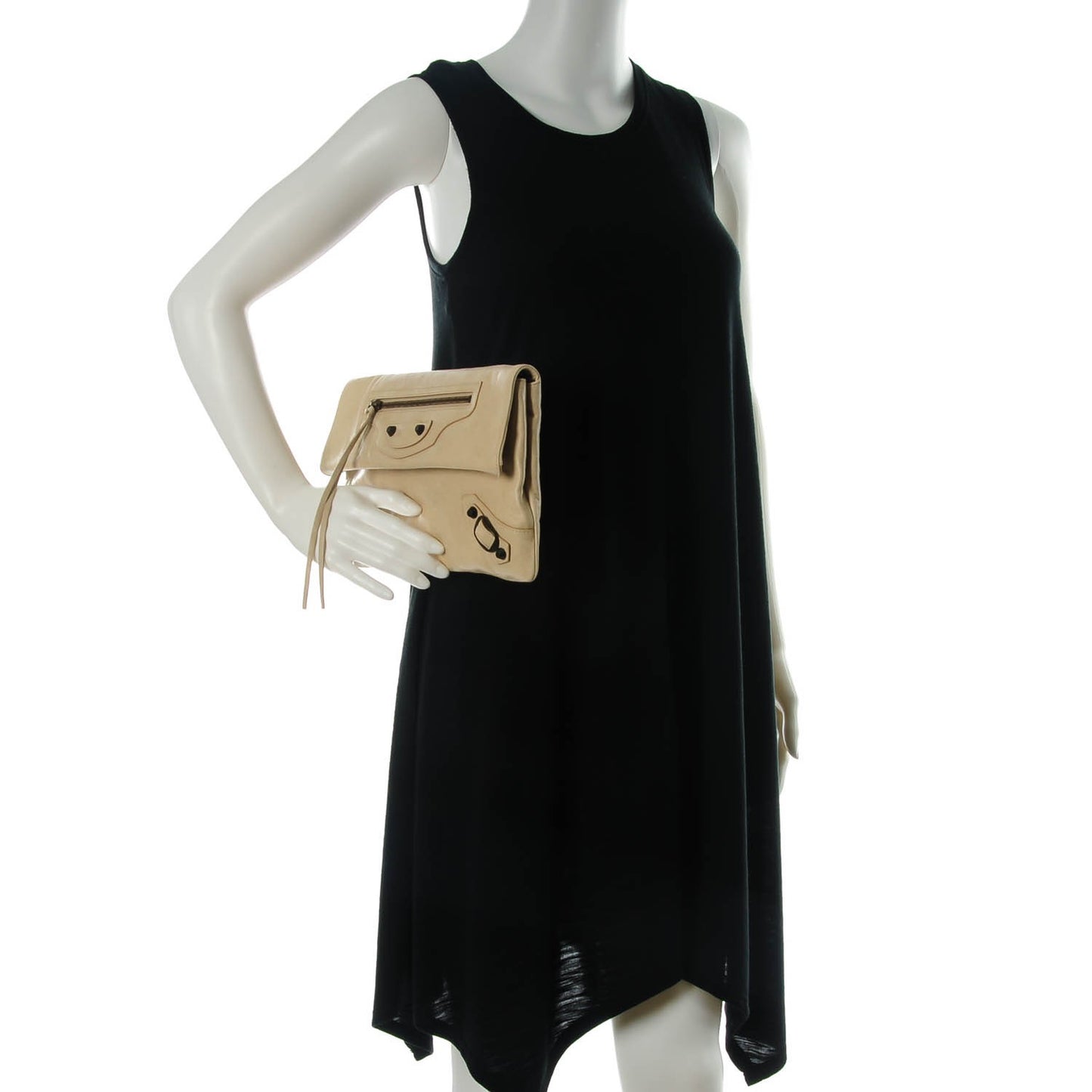 Agneau Classic Hardware Envelope Clutch Sahara