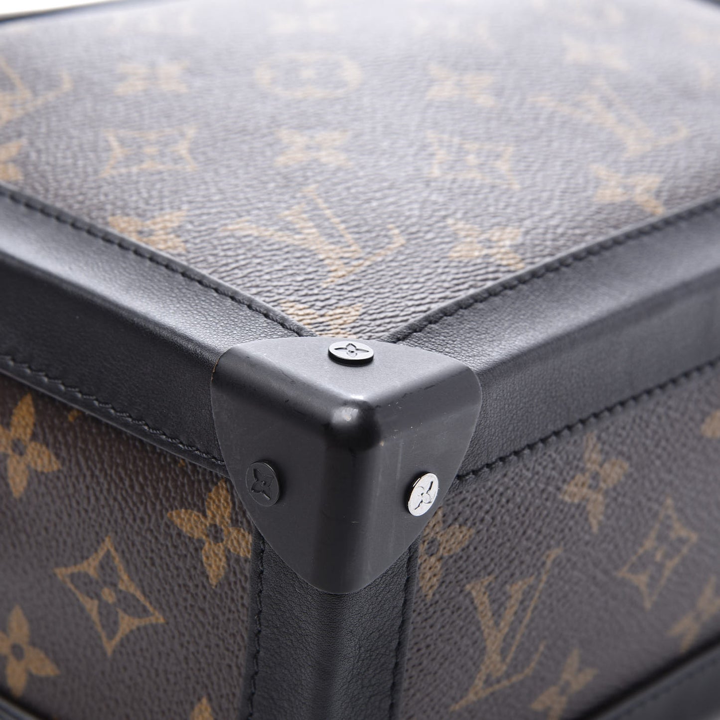 Monogram Solar Ray Soft Trunk
