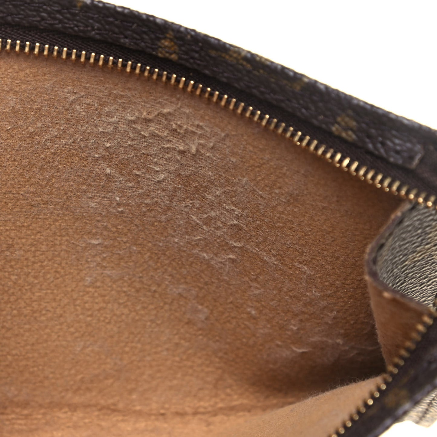 Monogram Petit Bucket 23