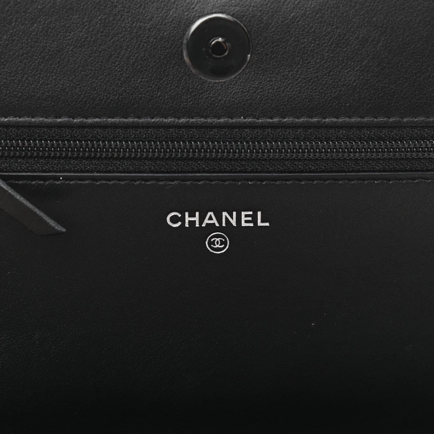 Aged Calfskin Chevron Quilted Gabrielle Wallet On Chain WOC Black