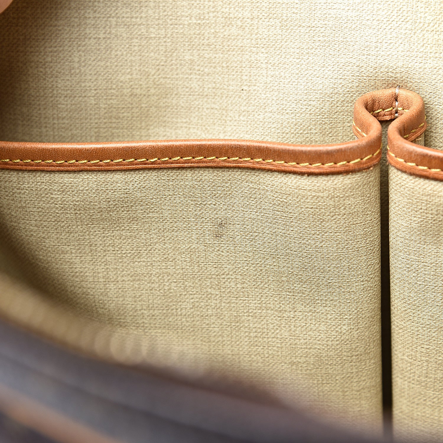 Louis Vuitton Monogram Reporter GM 11 of 13