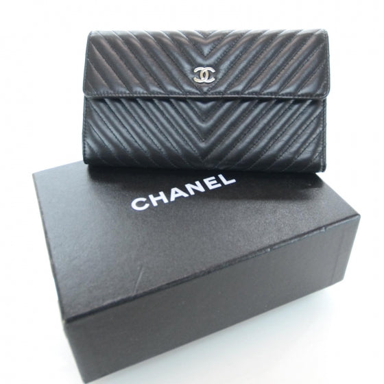Lambskin Chevron Quilted Wallet Black