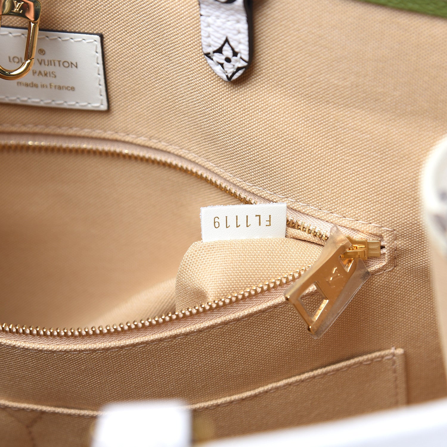 Louis Vuitton Monogram Giant Onthego GM Kaki Beige 7 of 10