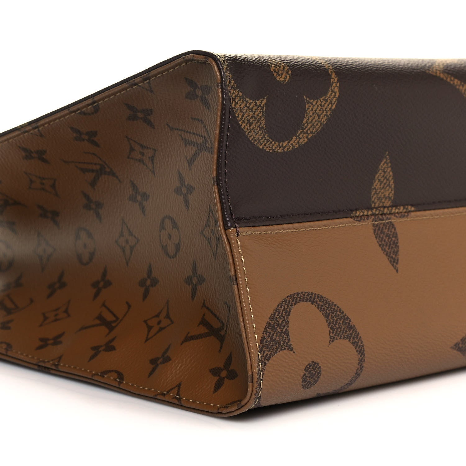Louis Vuitton Reverse Monogram Giant Onthego MM 8 of 11
