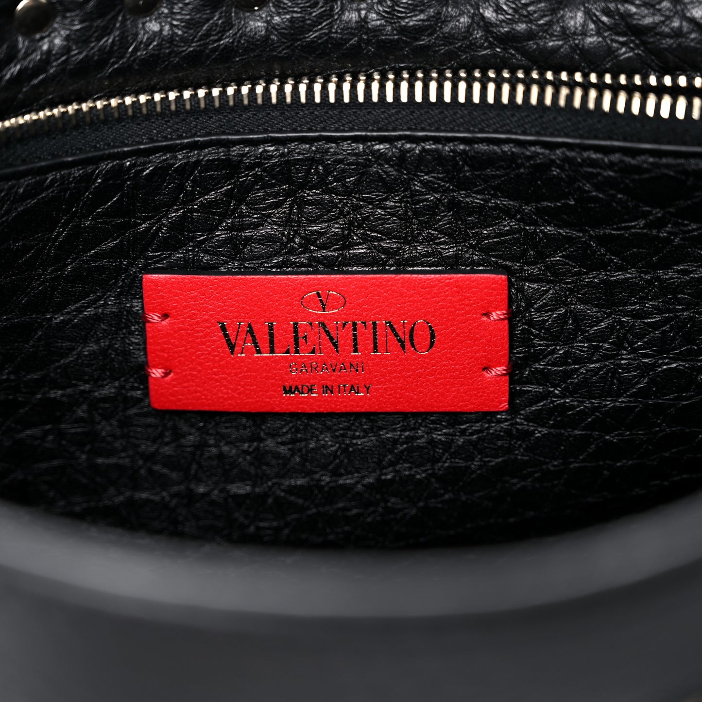 Grained Calfskin Rockstud Saddle Bag Black