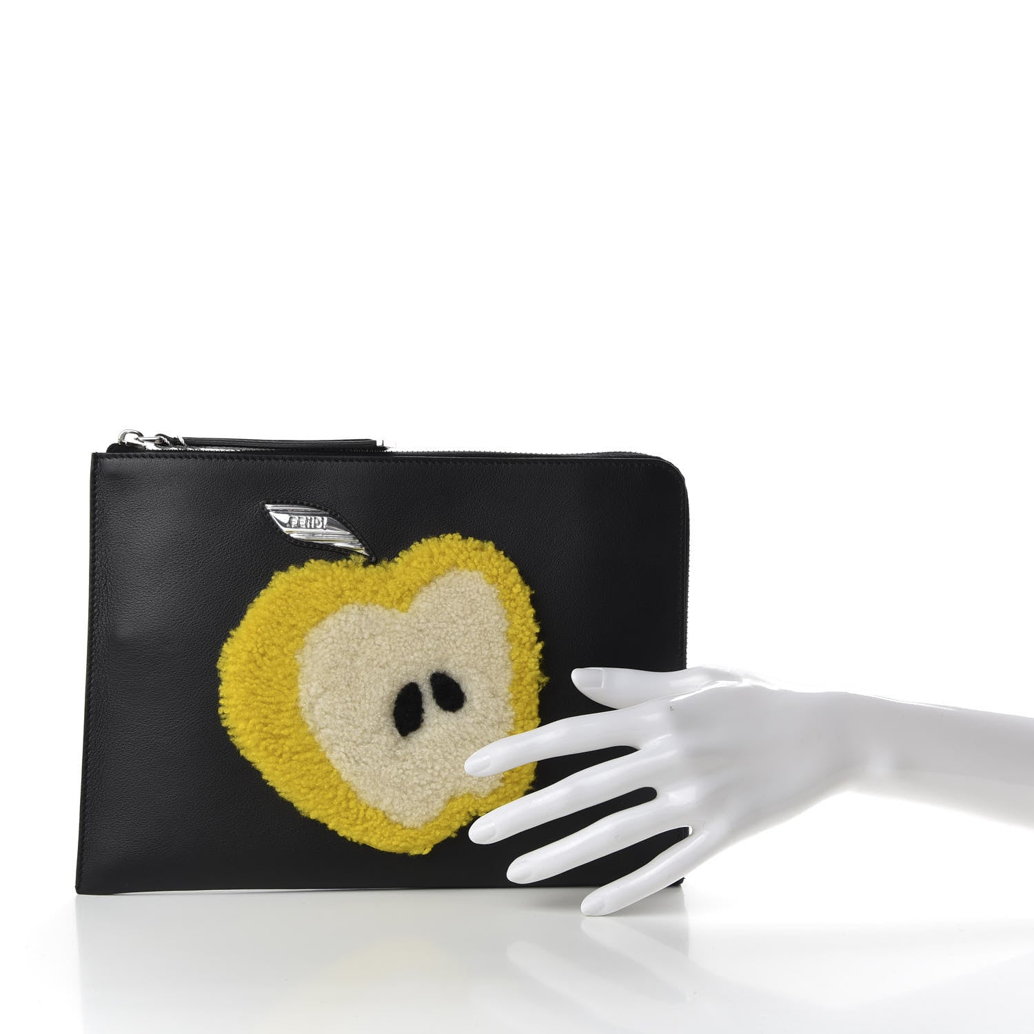 【FENDI】アップル チャーム　もこもこ Fendi Vitello Dolce Shearling Apple Zip Around Pouch Black 653366