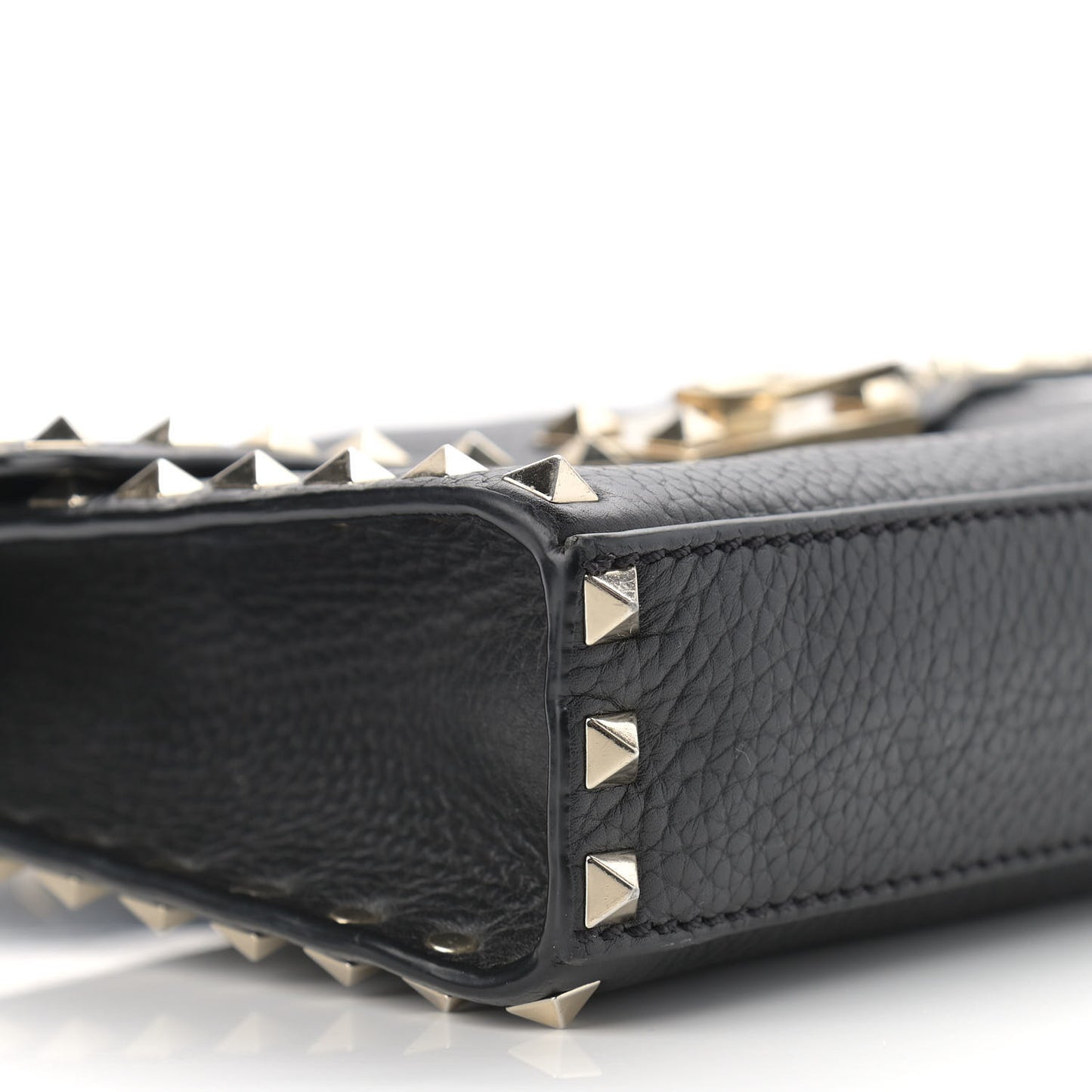 Pebbled Calfskin Medium Rockstud Flip Lock Crossbody Bag Black