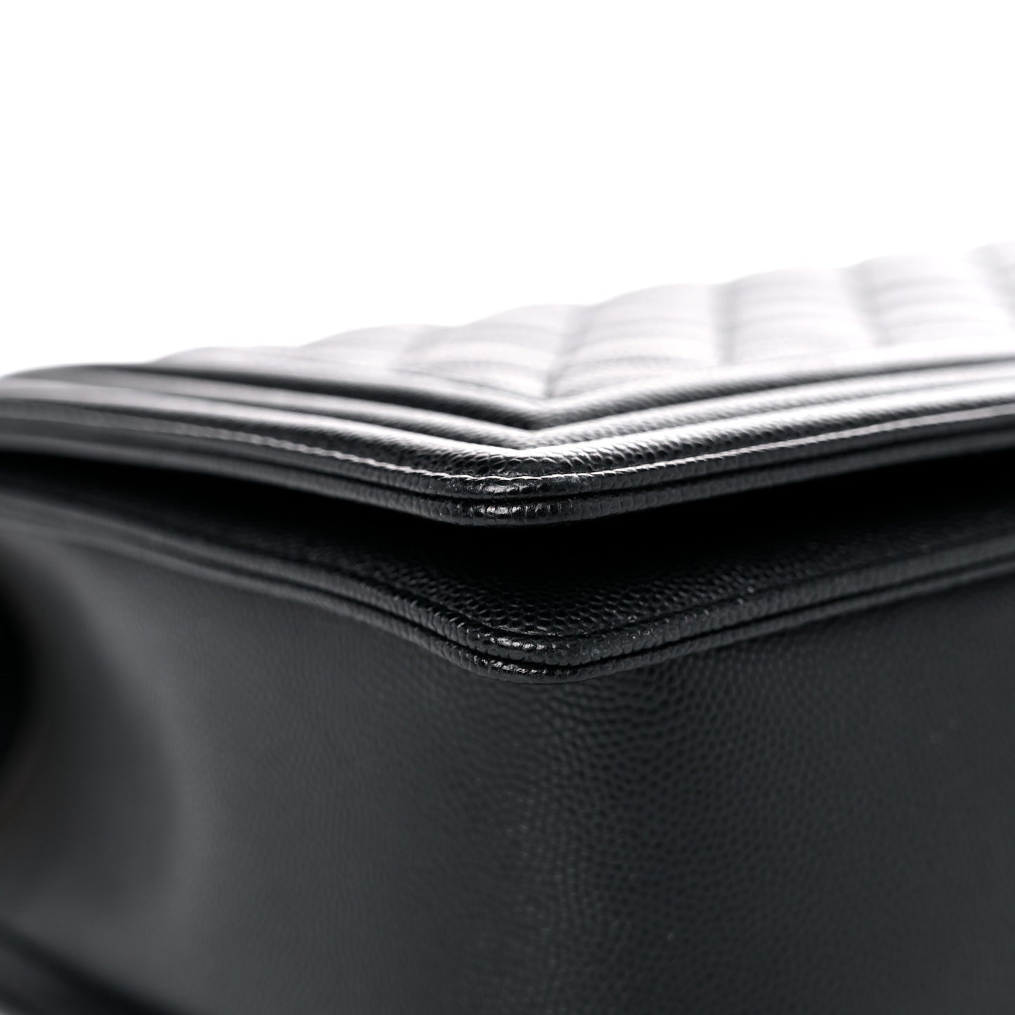 Caviar Quilted New Medium Boy Flap Black