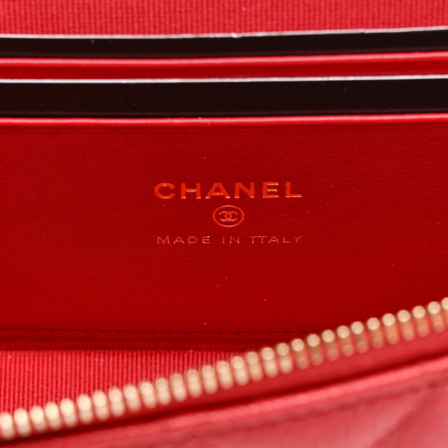 Caviar Quilted Top Handle Slim Vanity With Chain Red