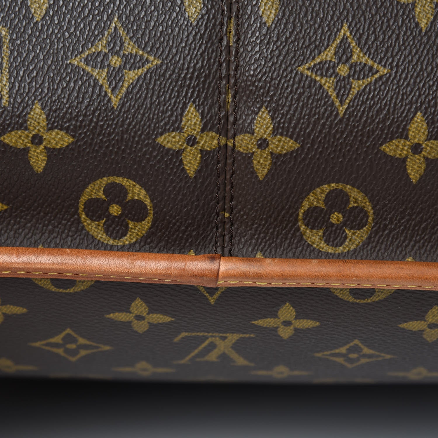 Louis Vuitton Monogram Sac Gibeciere GM 16 of 16