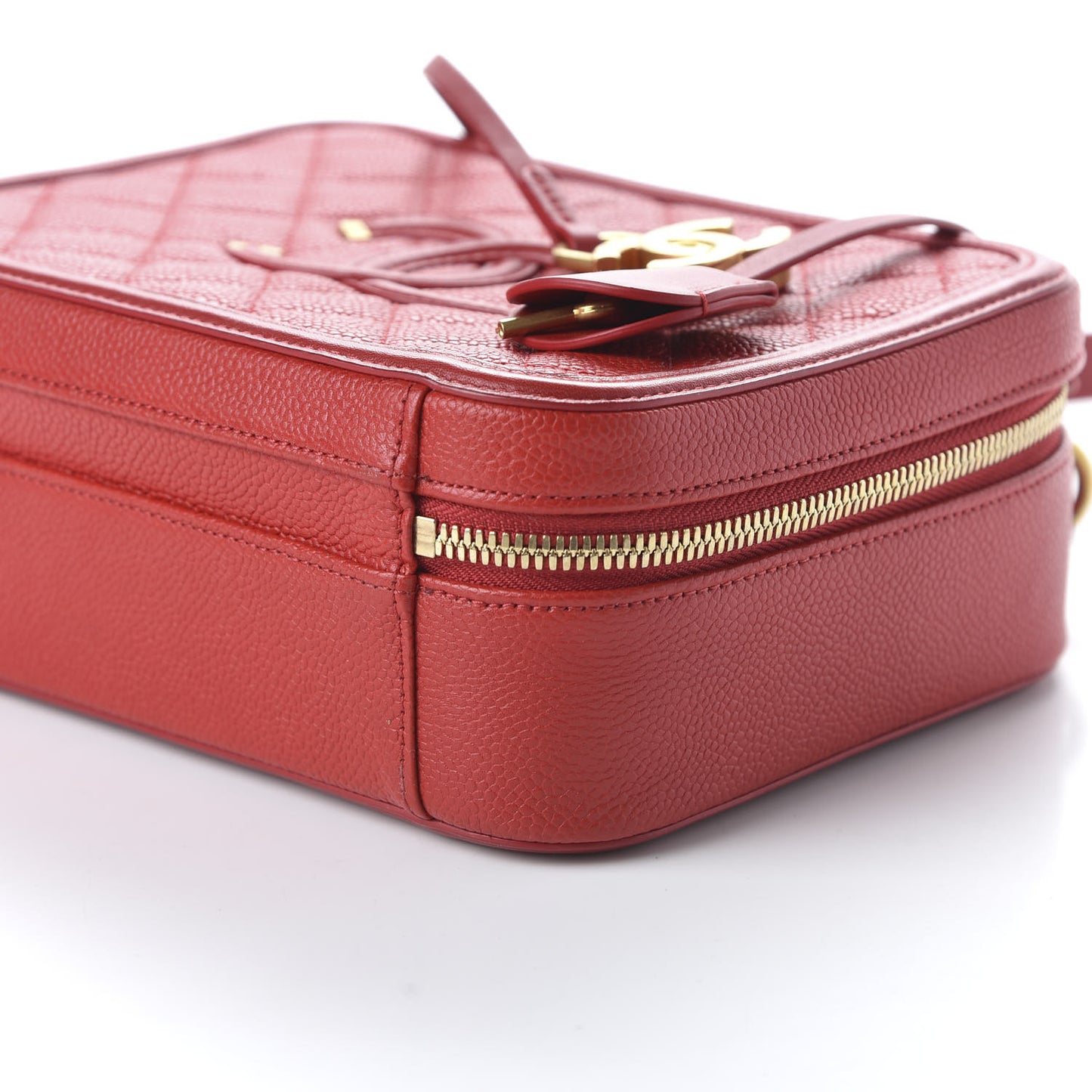 Caviar Quilted Medium CC Filigree Vanity Case Red