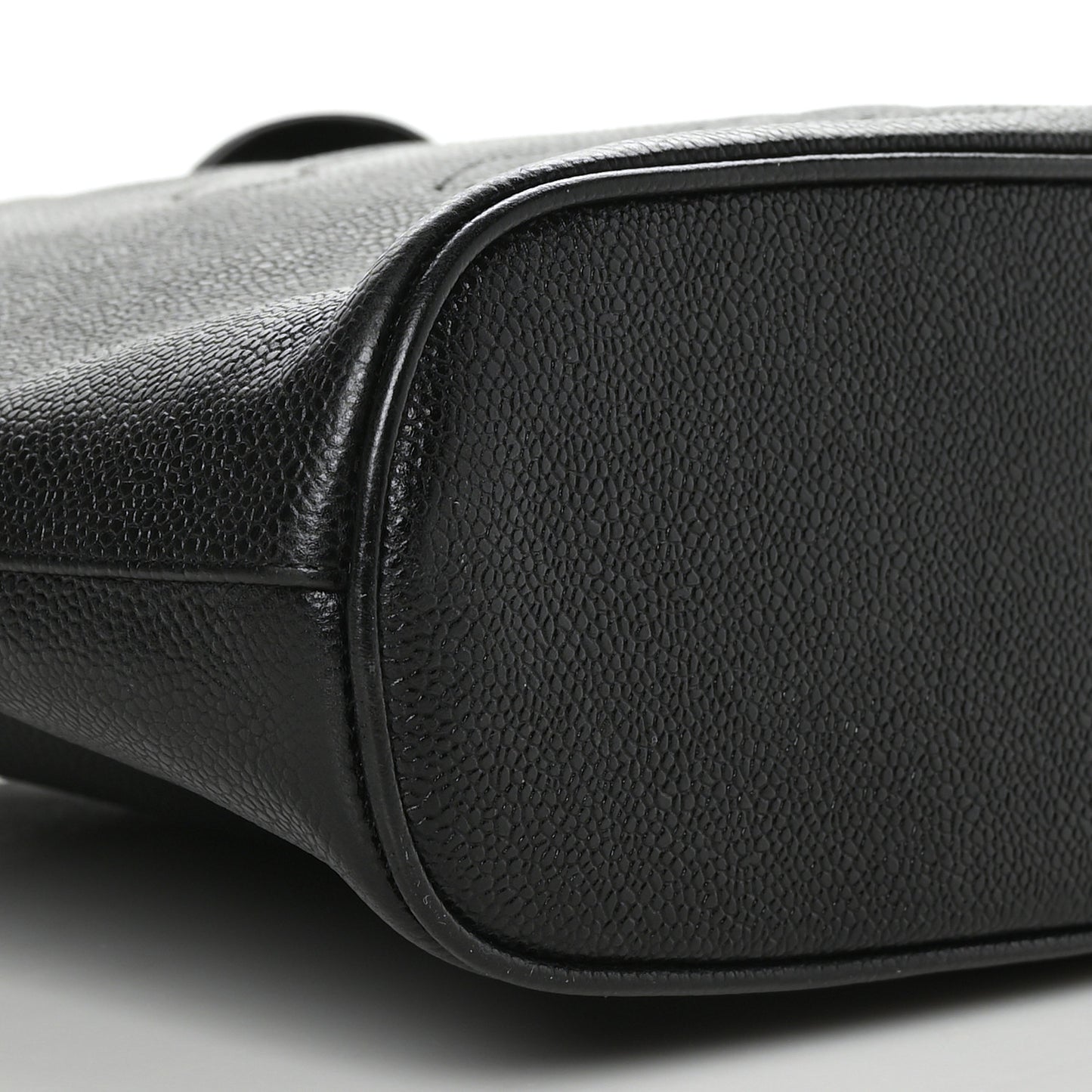 Caviar CC Shoulder Bag Black
