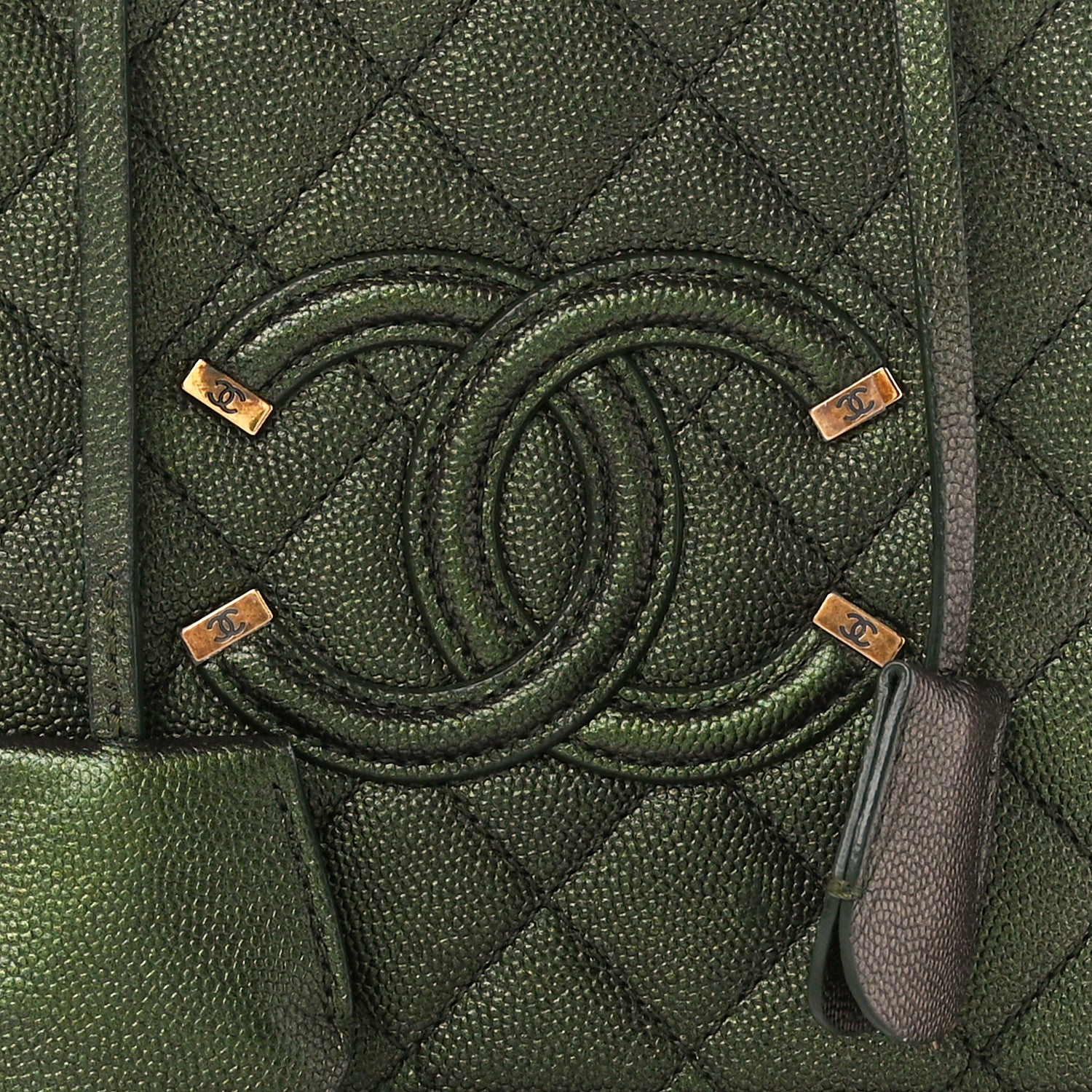 Chanel Iridescent Caviar Quilted Medium CC Filigree Vanity Case Green 8 of 12