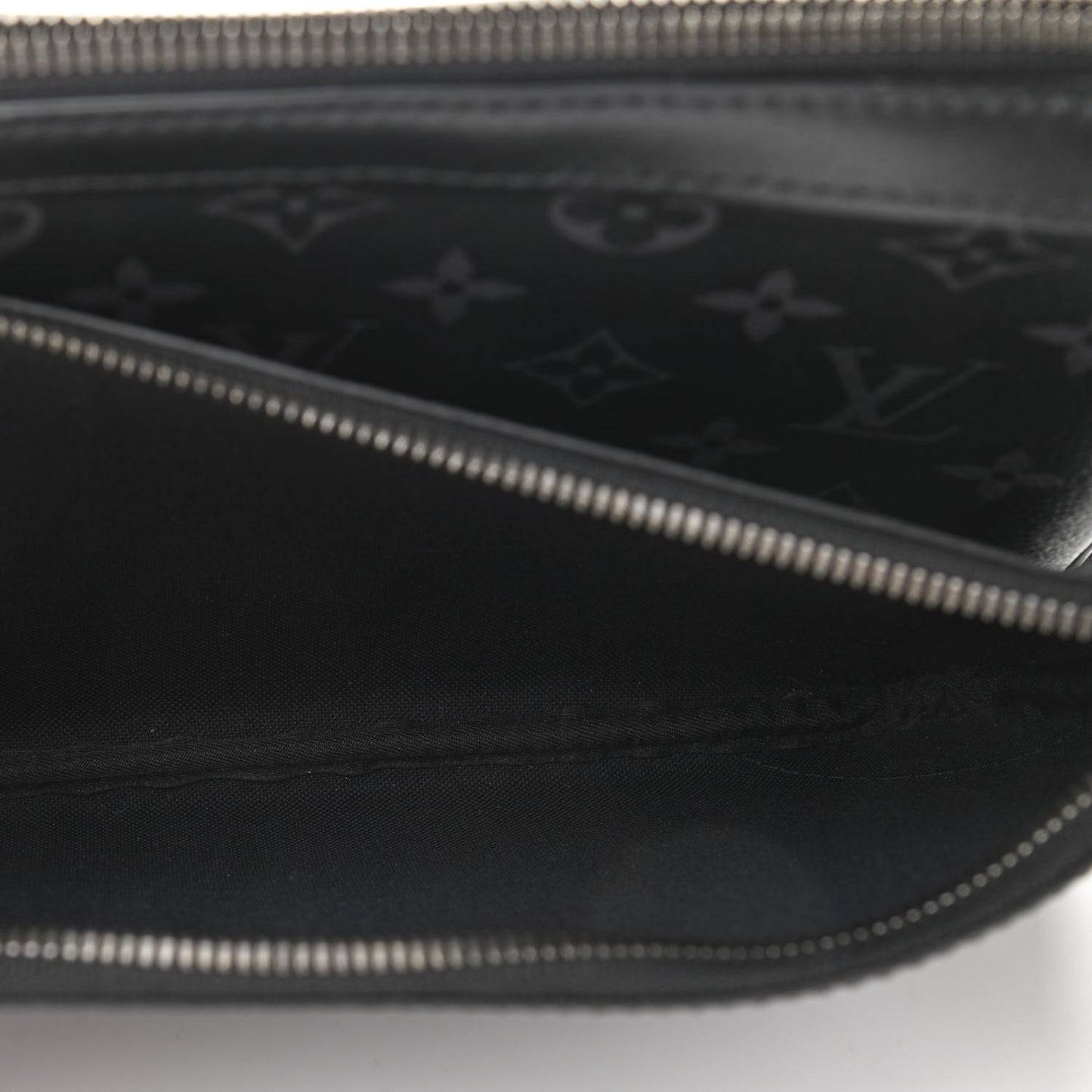 Reverse Monogram Eclipse Trio Messenger
