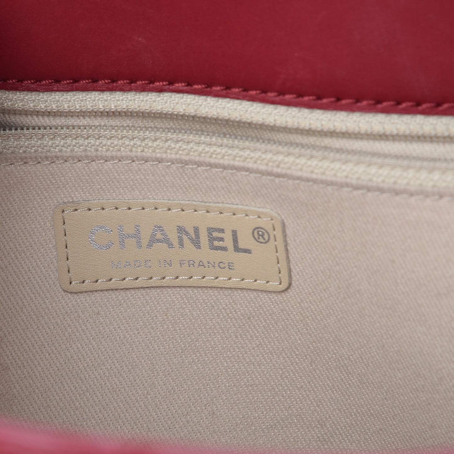 Calfskin Double Stitch Large Hamptons Flap Bag Red