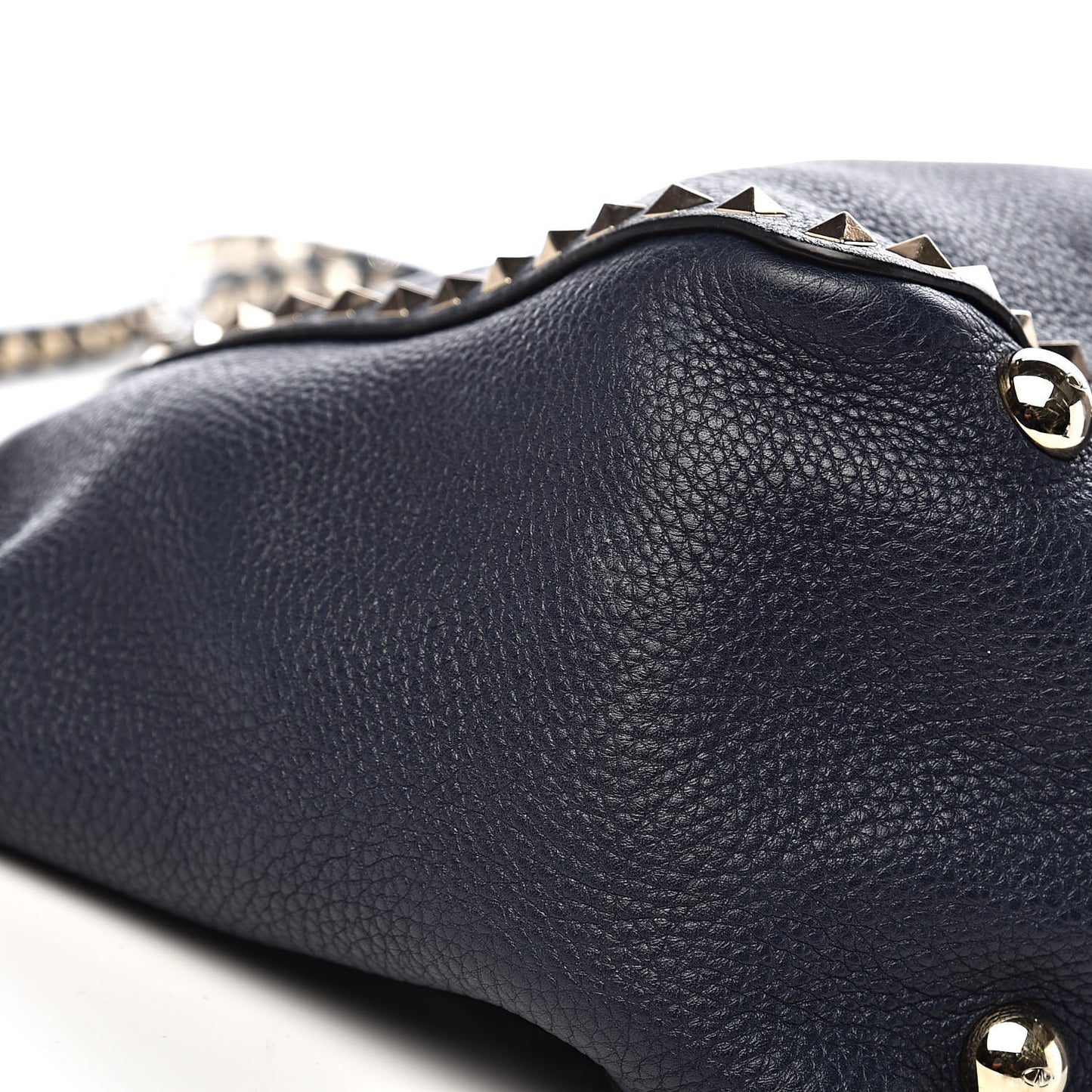 Pebbled Calfskin Medium Rockstud Tote Marine