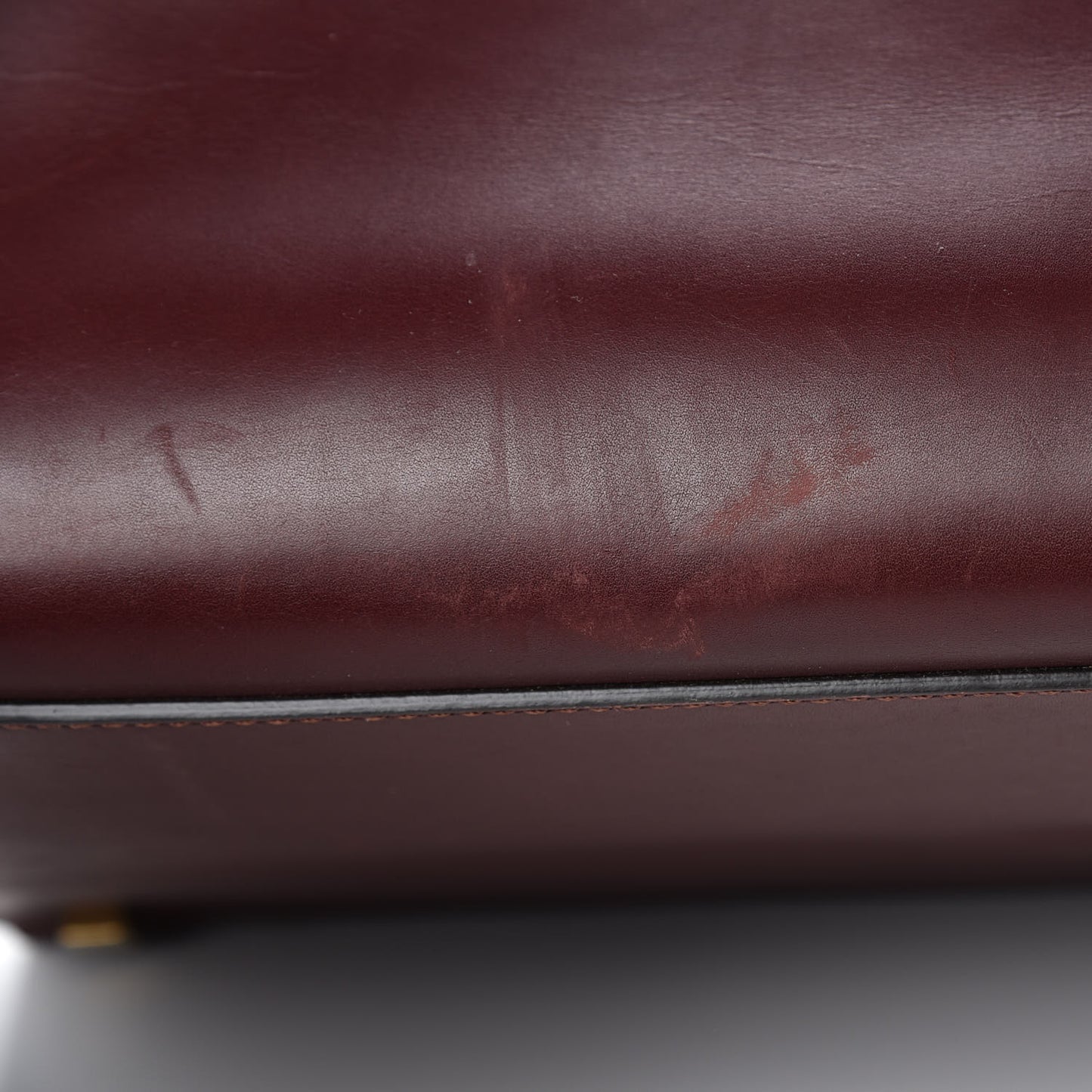 Supple Calfskin Medium Phantom Luggage Burgundy