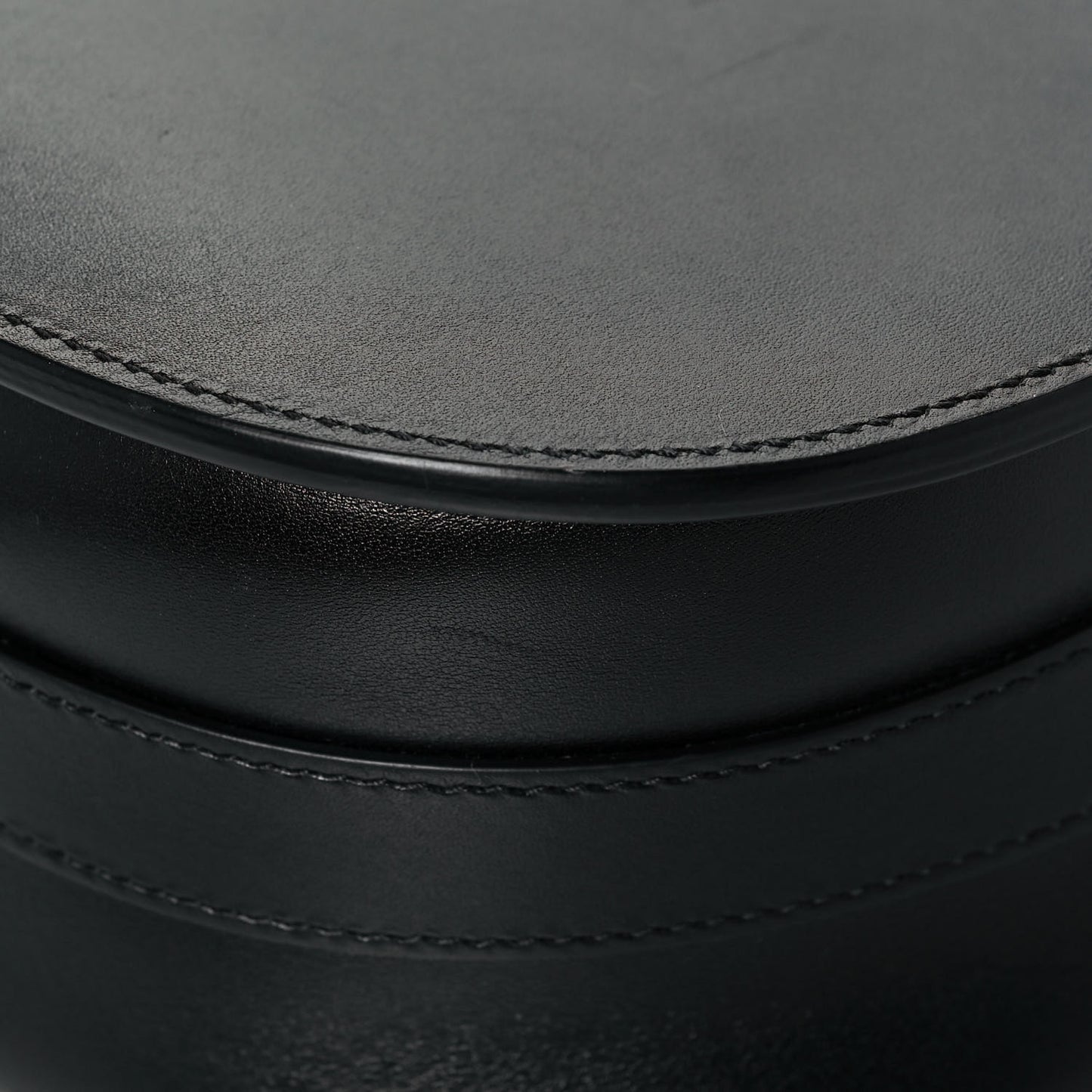 Box Calfskin Large Bobby Flap Black