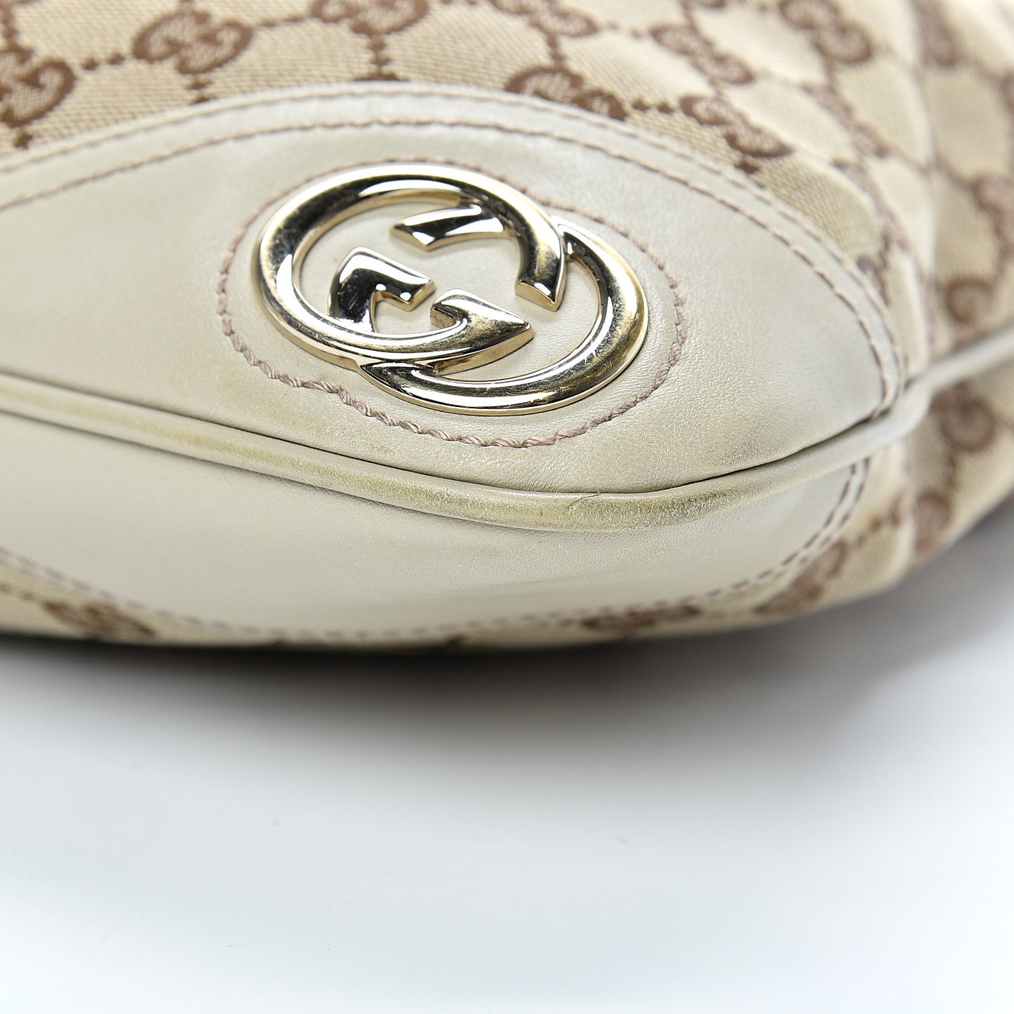Monogram Medium New Britt Hobo Off White