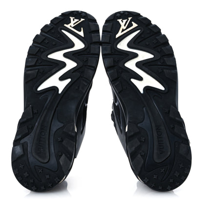 Louis Vuitton Canvas Mesh Mens LV Runner Tatic Sneakers 9.5 Black 7 of 13