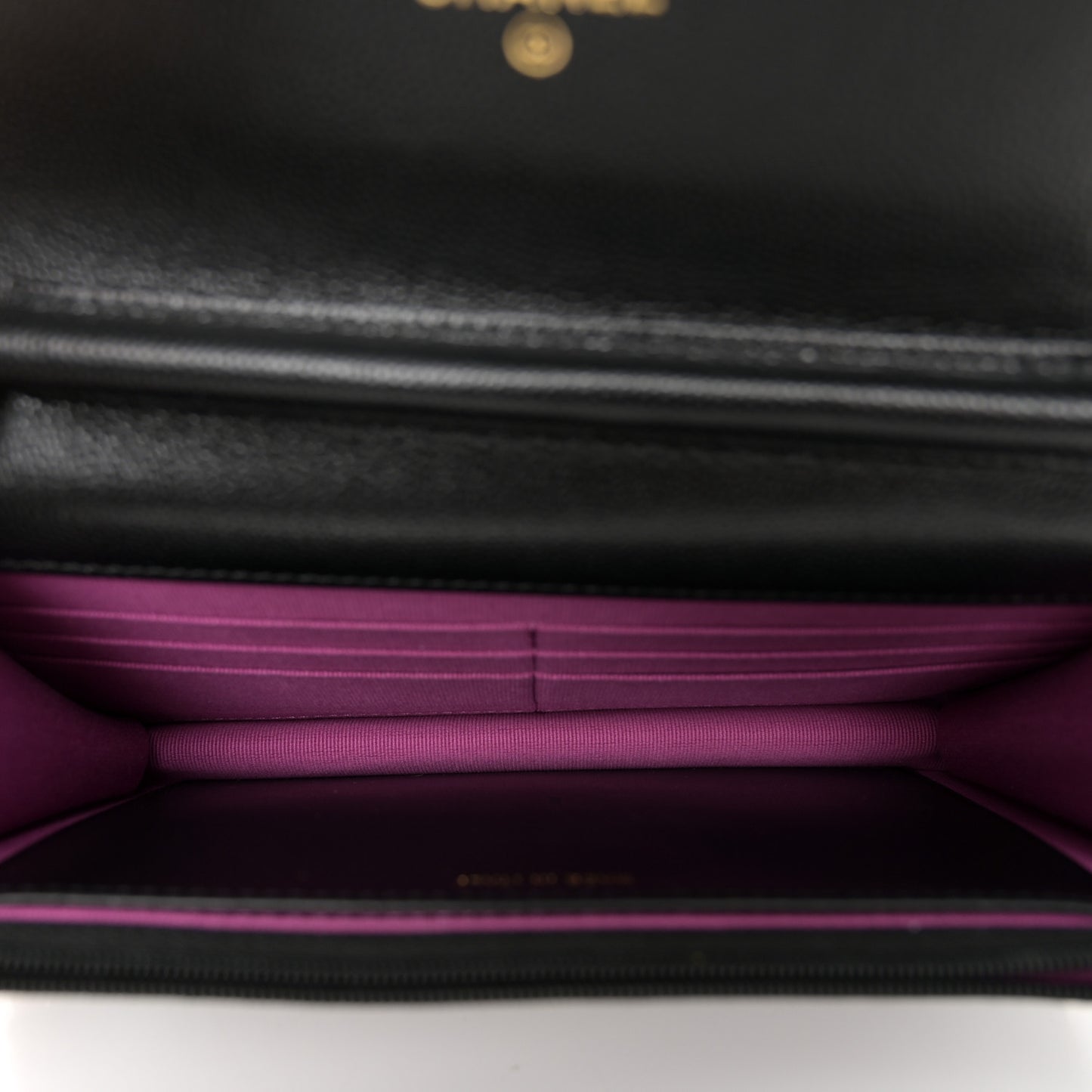 Caviar Quilted Textured CC Wallet On Chain WOC Black