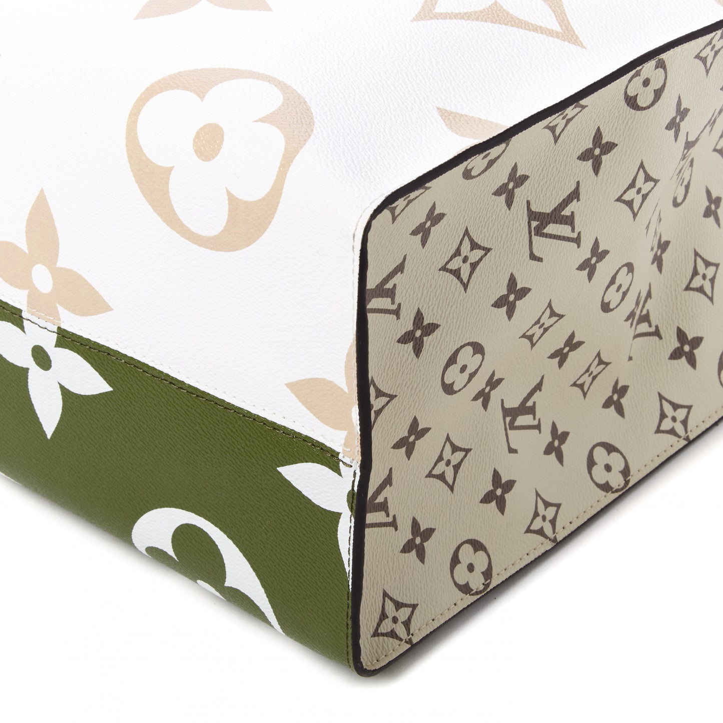Monogram Giant Onthego GM Kaki Beige