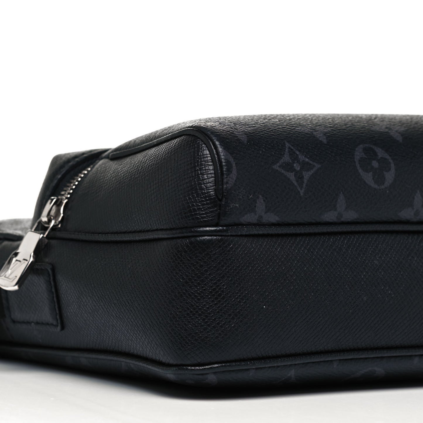 Taiga Monogram Eclipse Outdoor Messenger Black