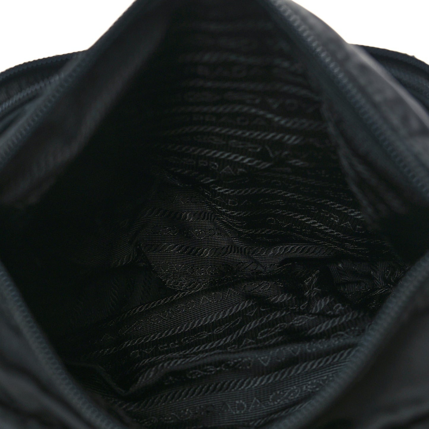 Nylon Vela Messenger Black