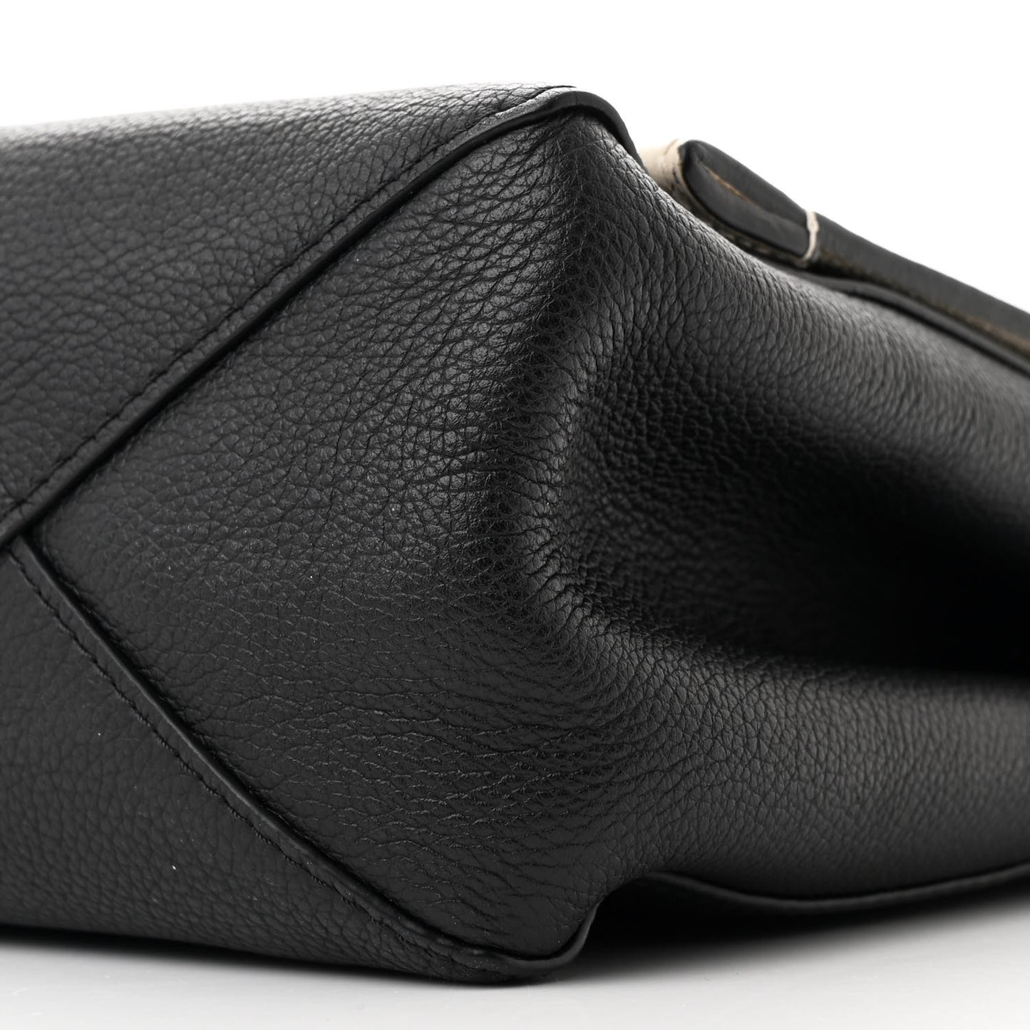 Calfskin Mechanical Flowers Lockme II Black White