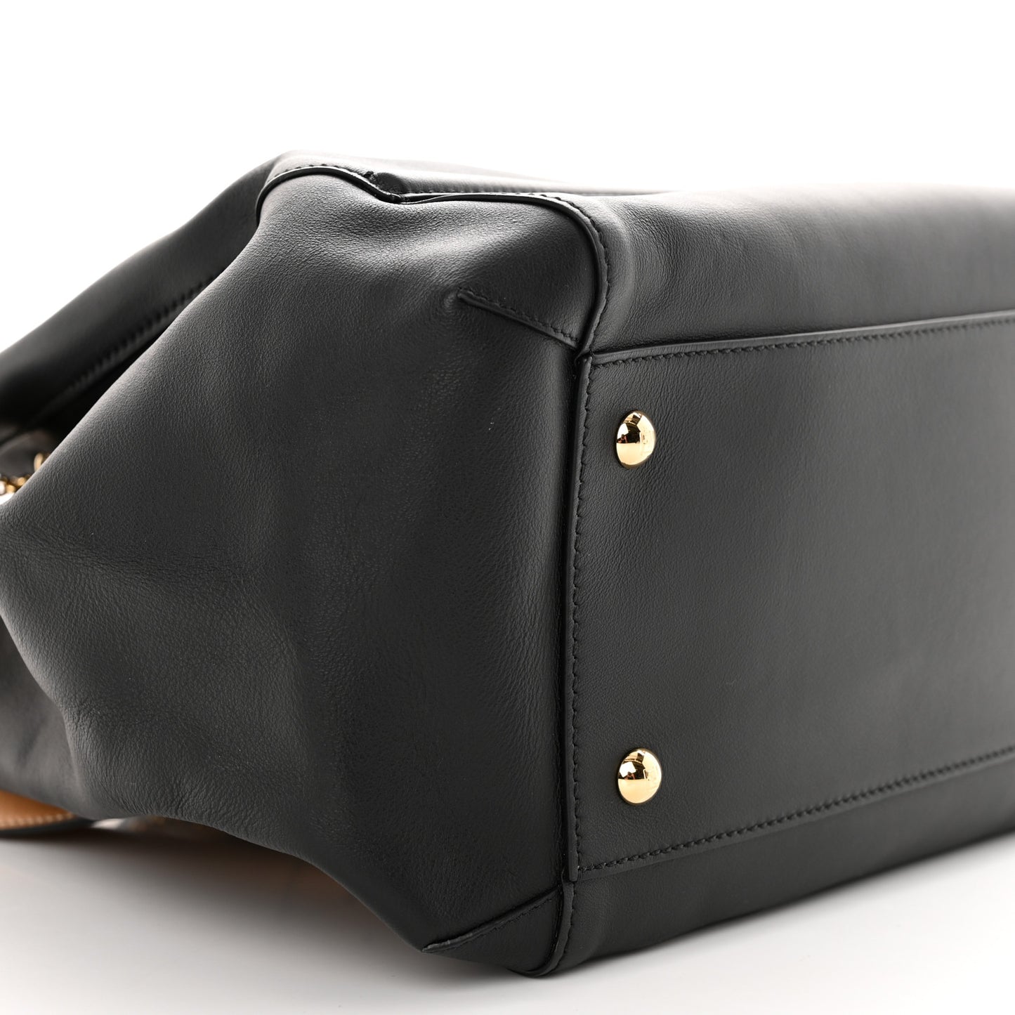 Vitello Grace King Karligraphy Chain Bucket Bag Black Bisquit