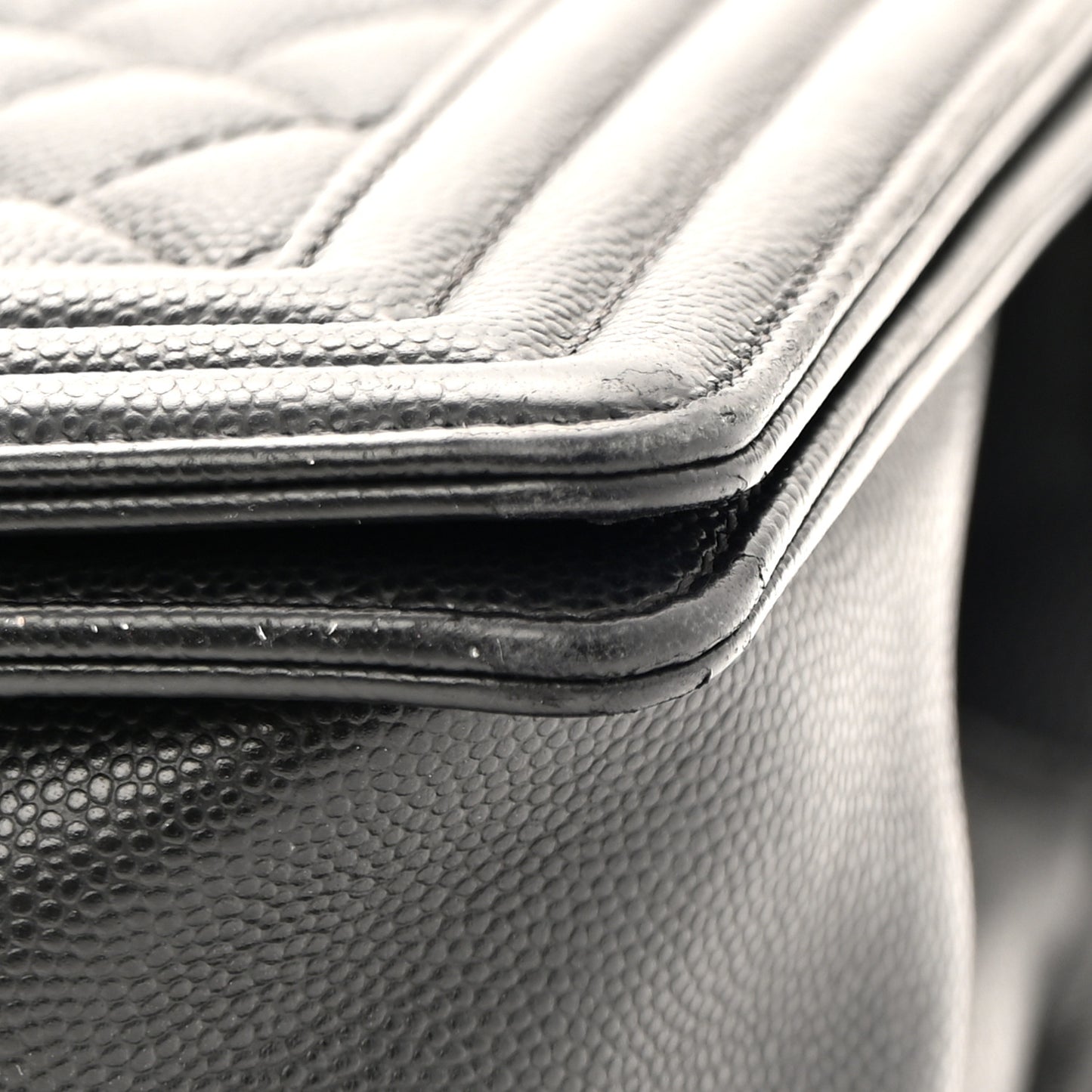 Caviar Quilted New Medium Boy Flap Black
