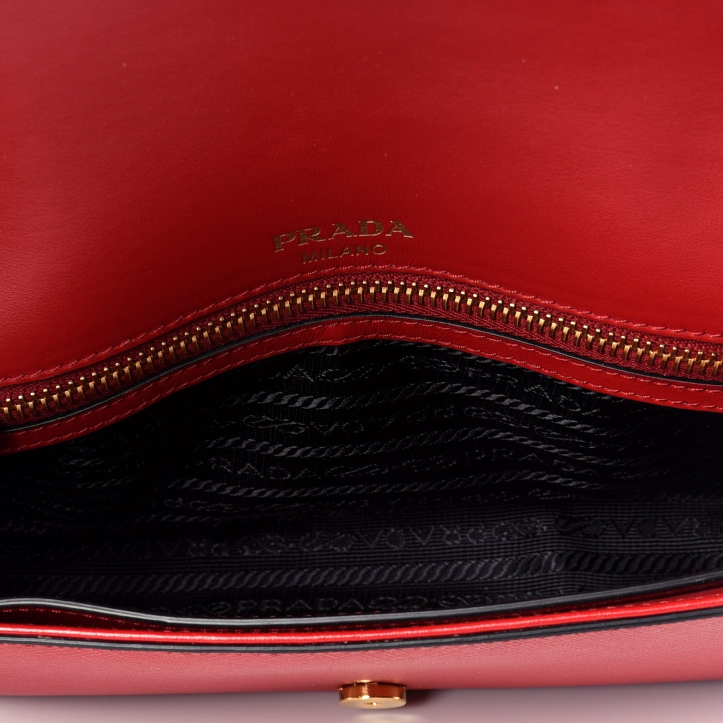 Saffiano Pattina Chain Crossbody Bag Fuoco