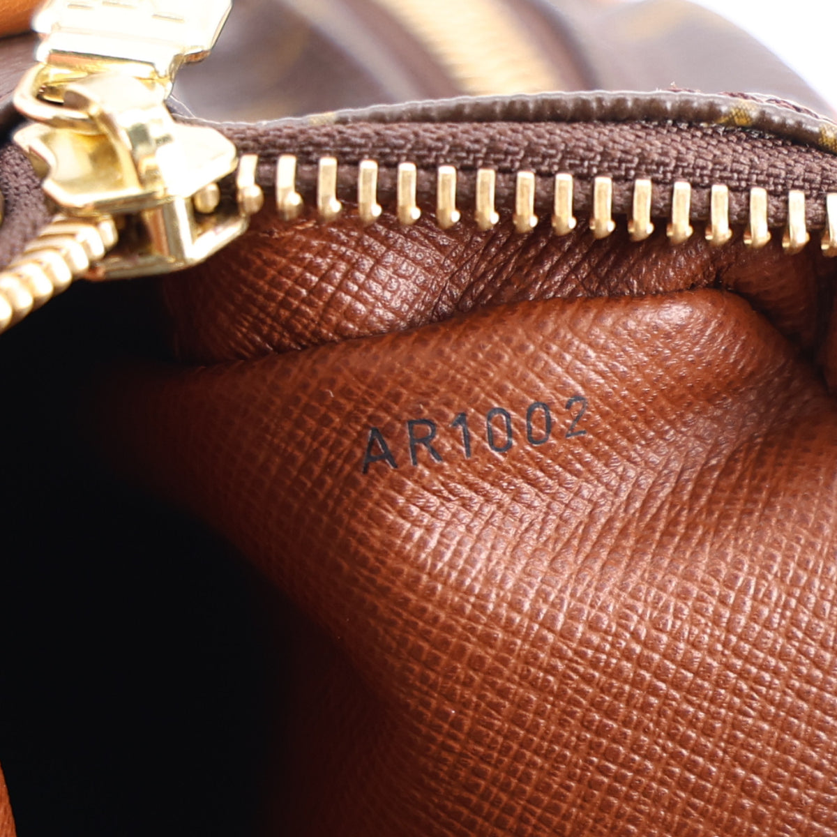 Monogram Amazone